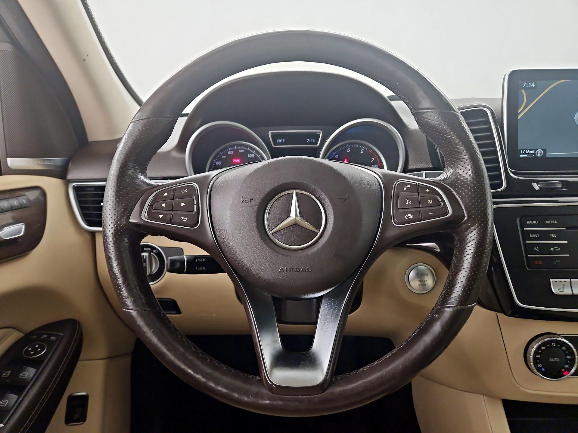 Thumbnail: 2016 Mercedes-Benz GLE - 10