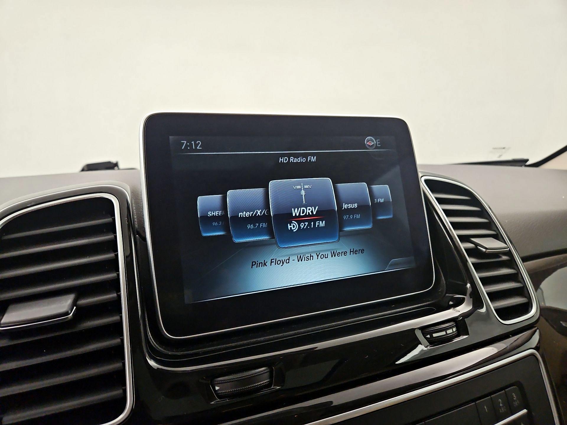 Thumbnail: 2016 Mercedes-Benz GLE - 16