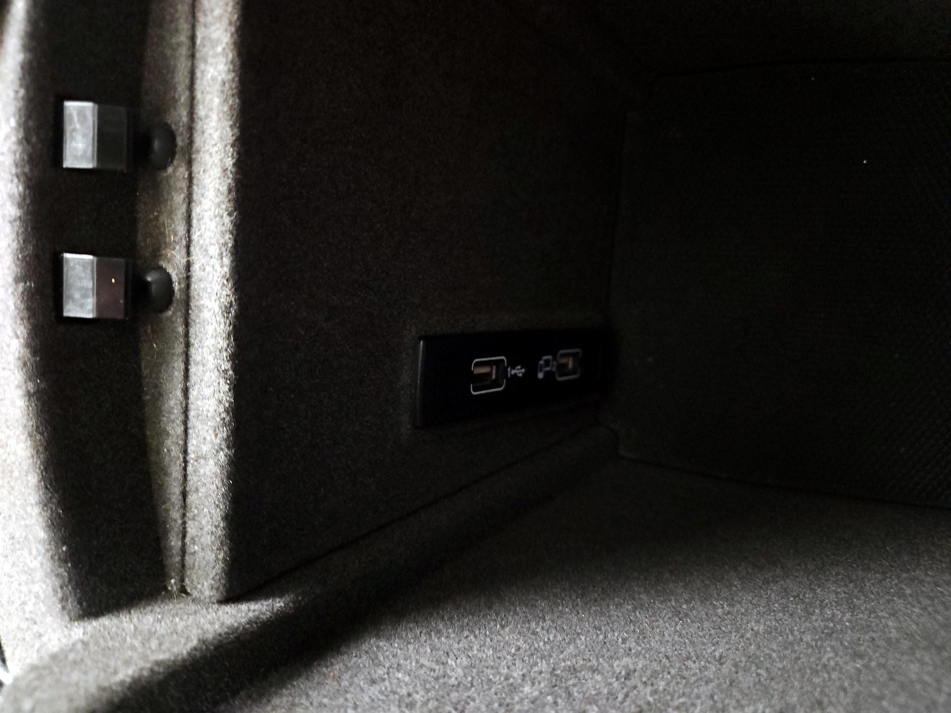 Thumbnail: 2016 Mercedes-Benz GLE - 19