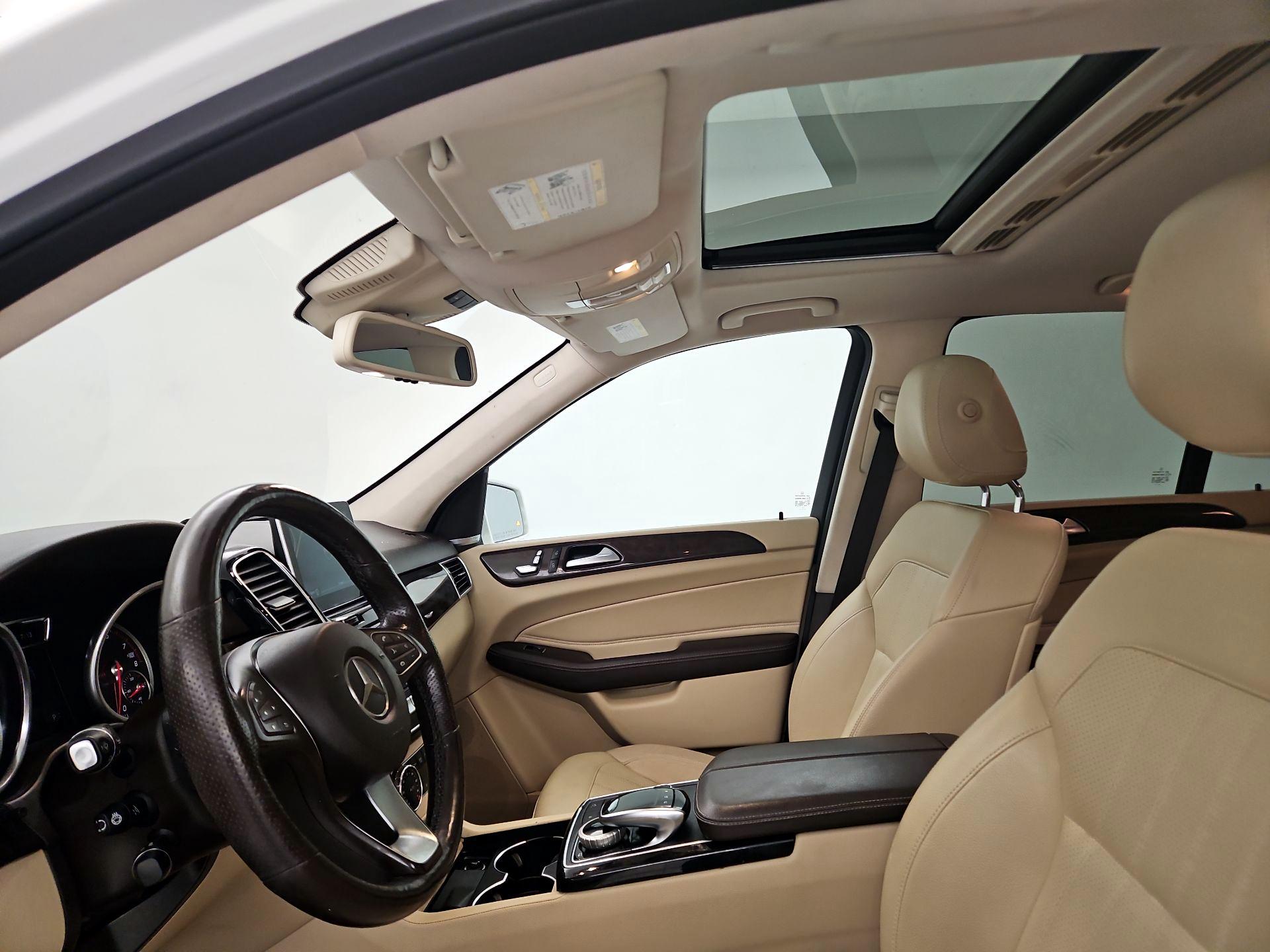 Thumbnail: 2016 Mercedes-Benz GLE - 20