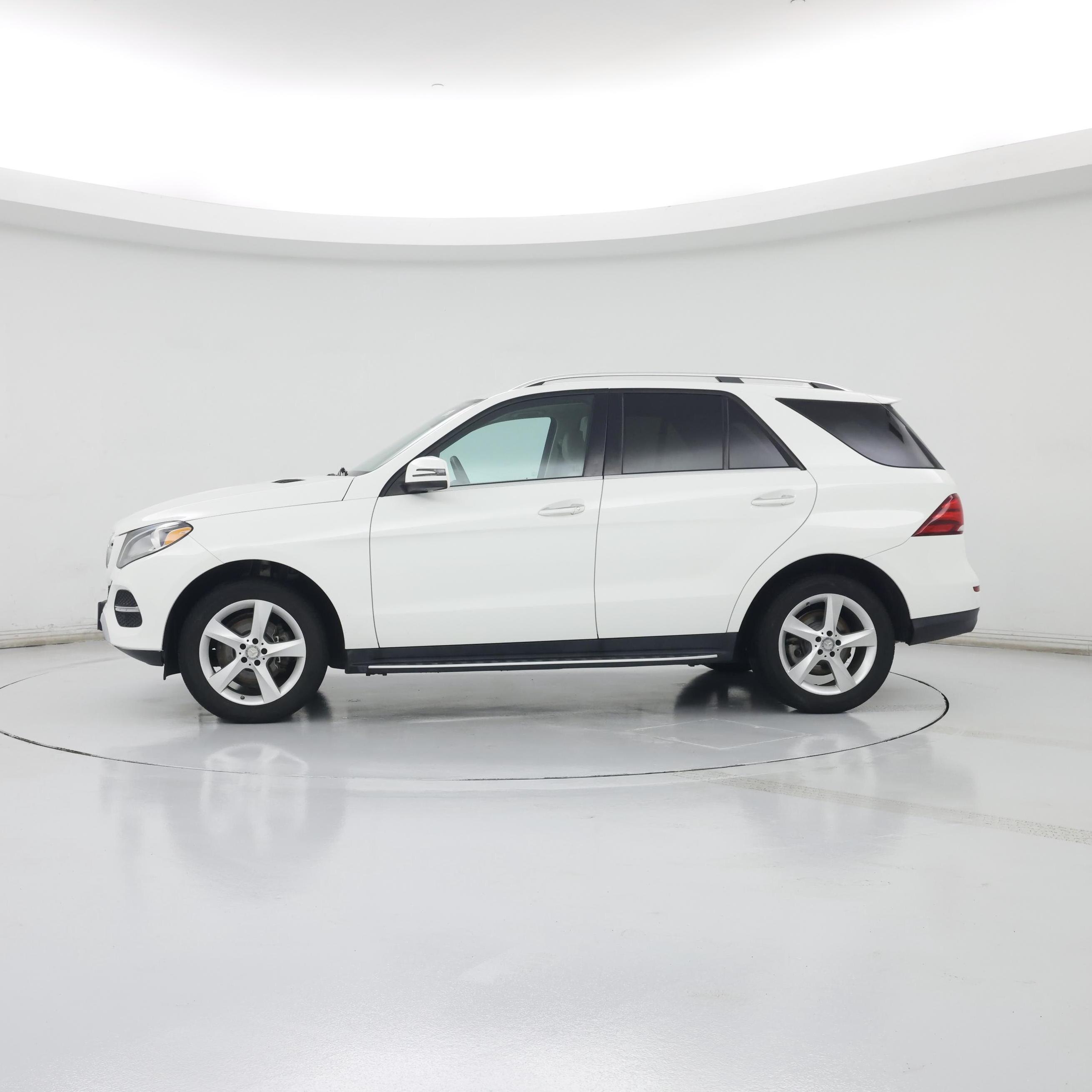 Thumbnail: 2016 Mercedes-Benz GLE - 3