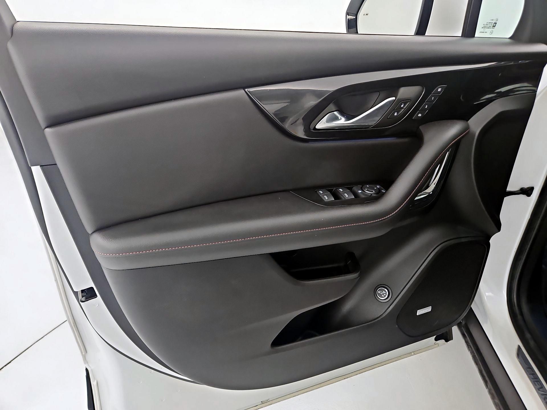 Thumbnail: 2023 Chevrolet Blazer - 12