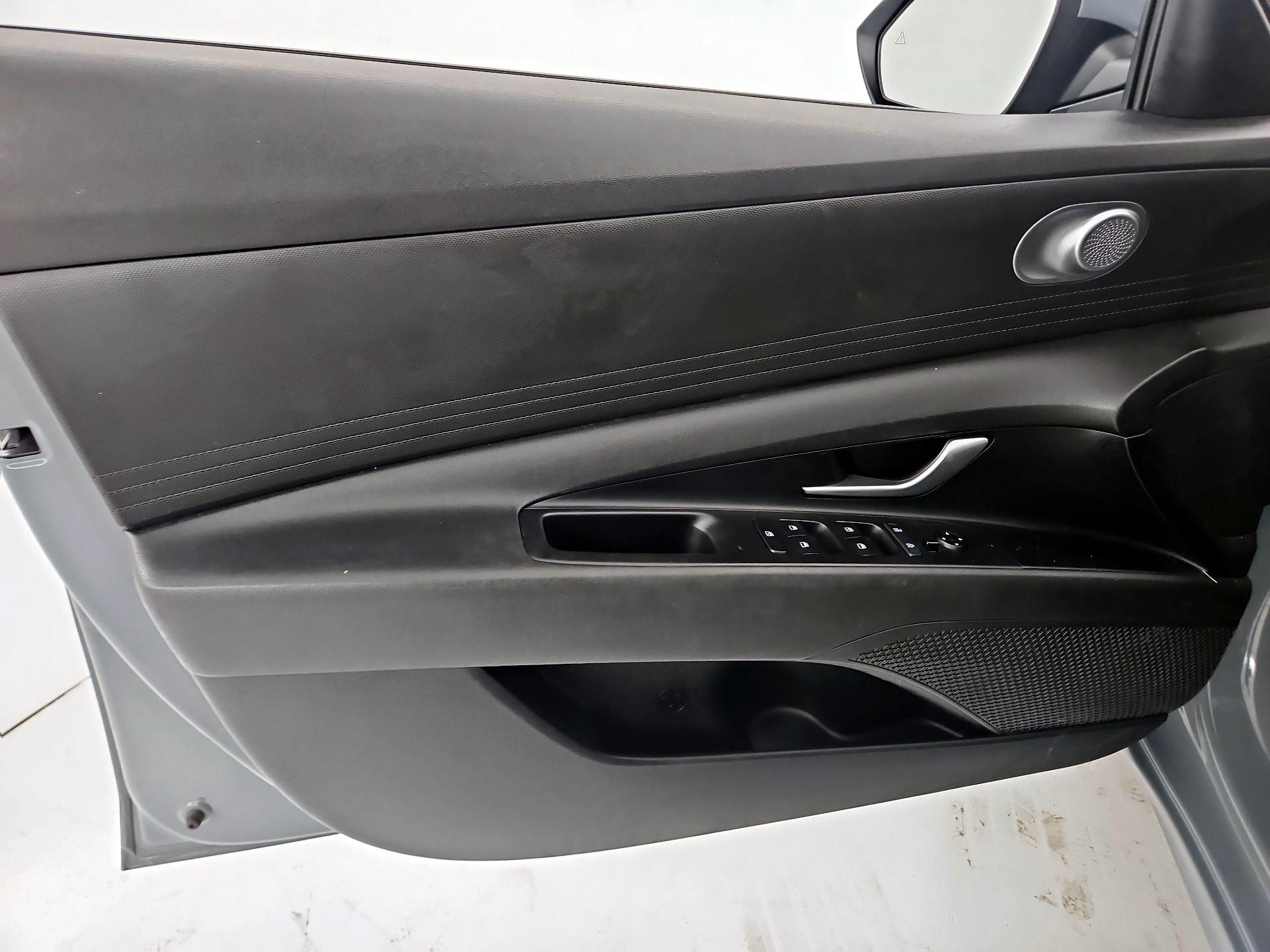 Thumbnail: 2021 Hyundai Elantra - 12