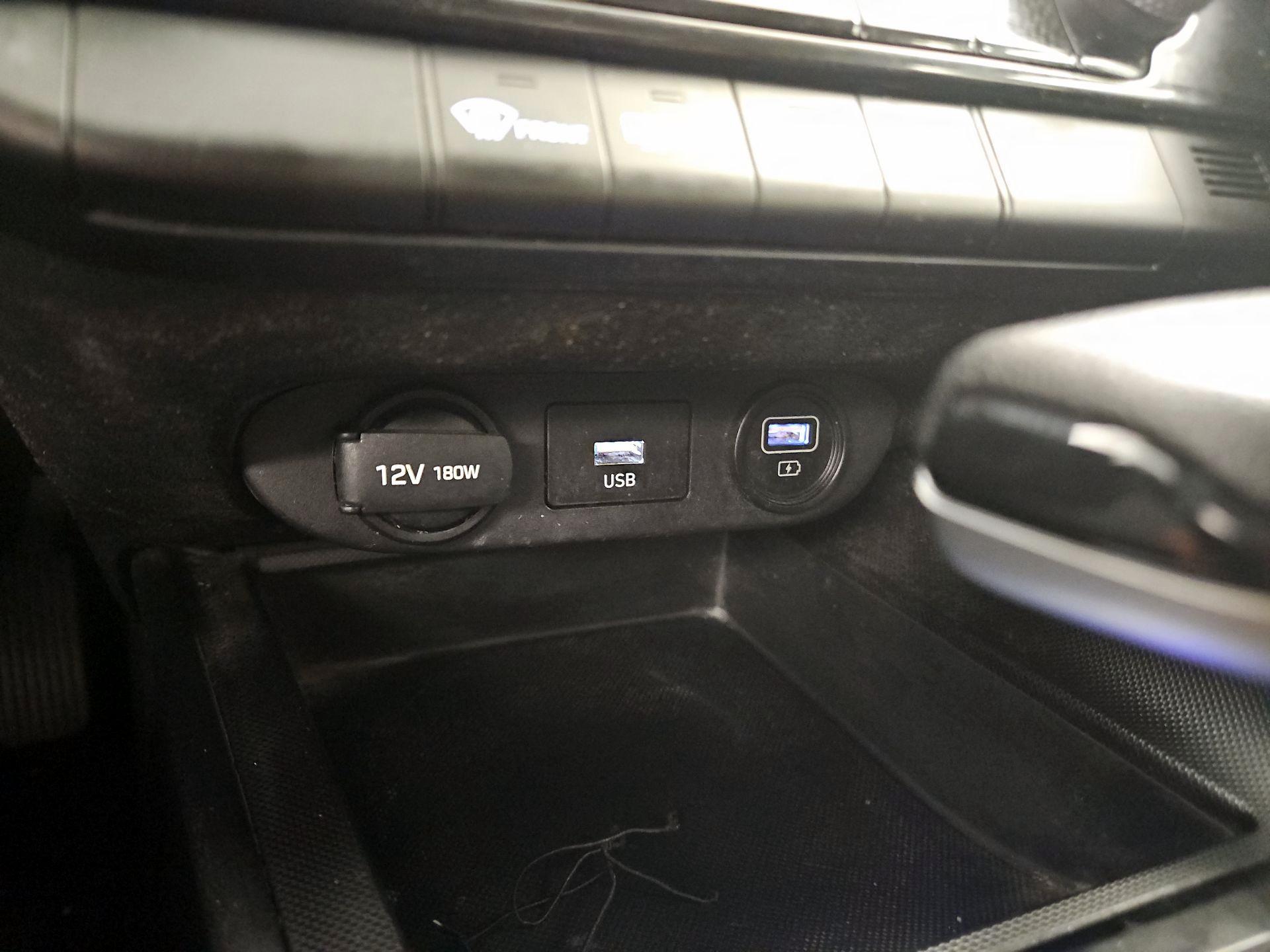 Thumbnail: 2021 Hyundai Elantra - 17