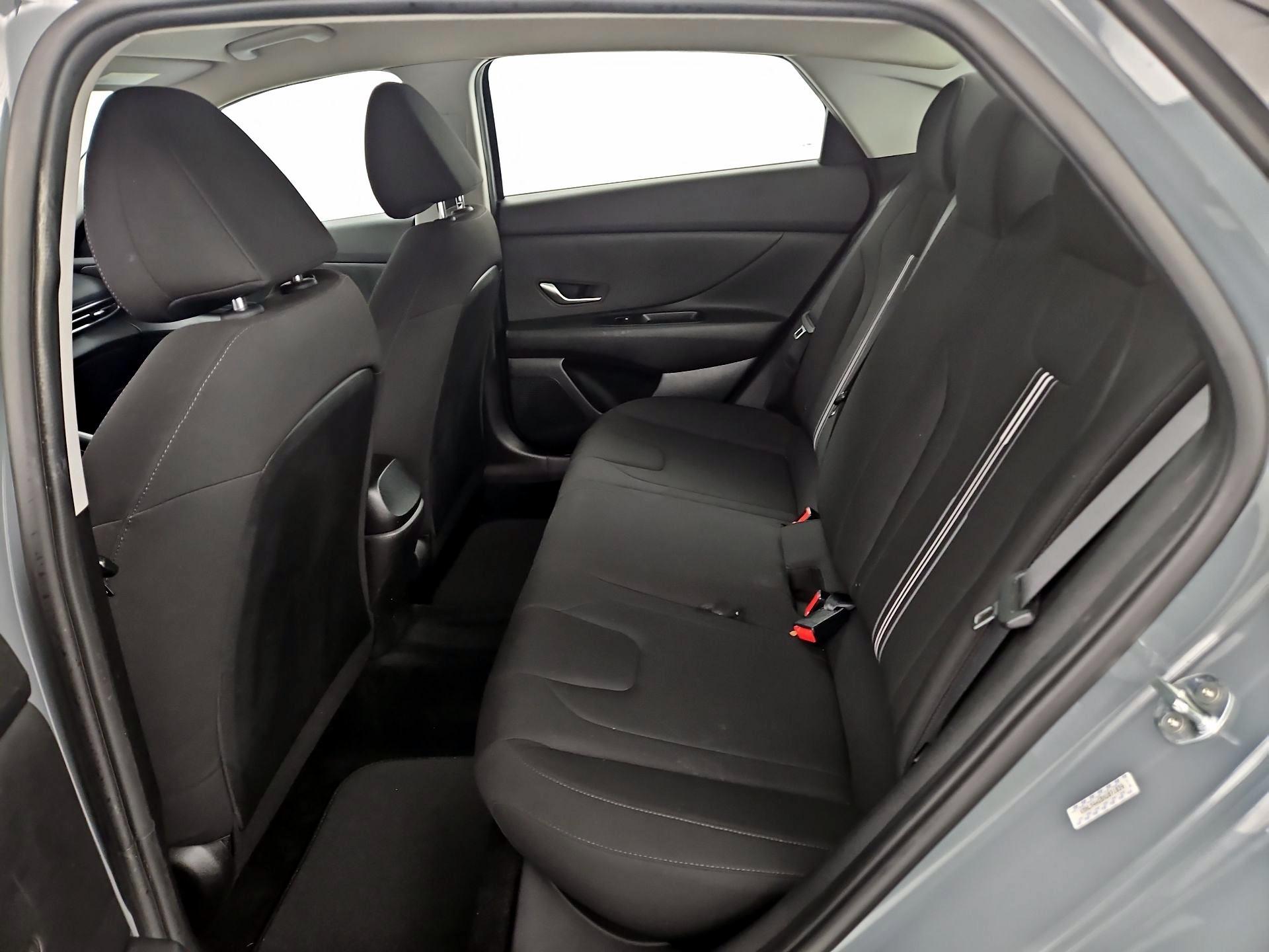 Thumbnail: 2021 Hyundai Elantra - 18