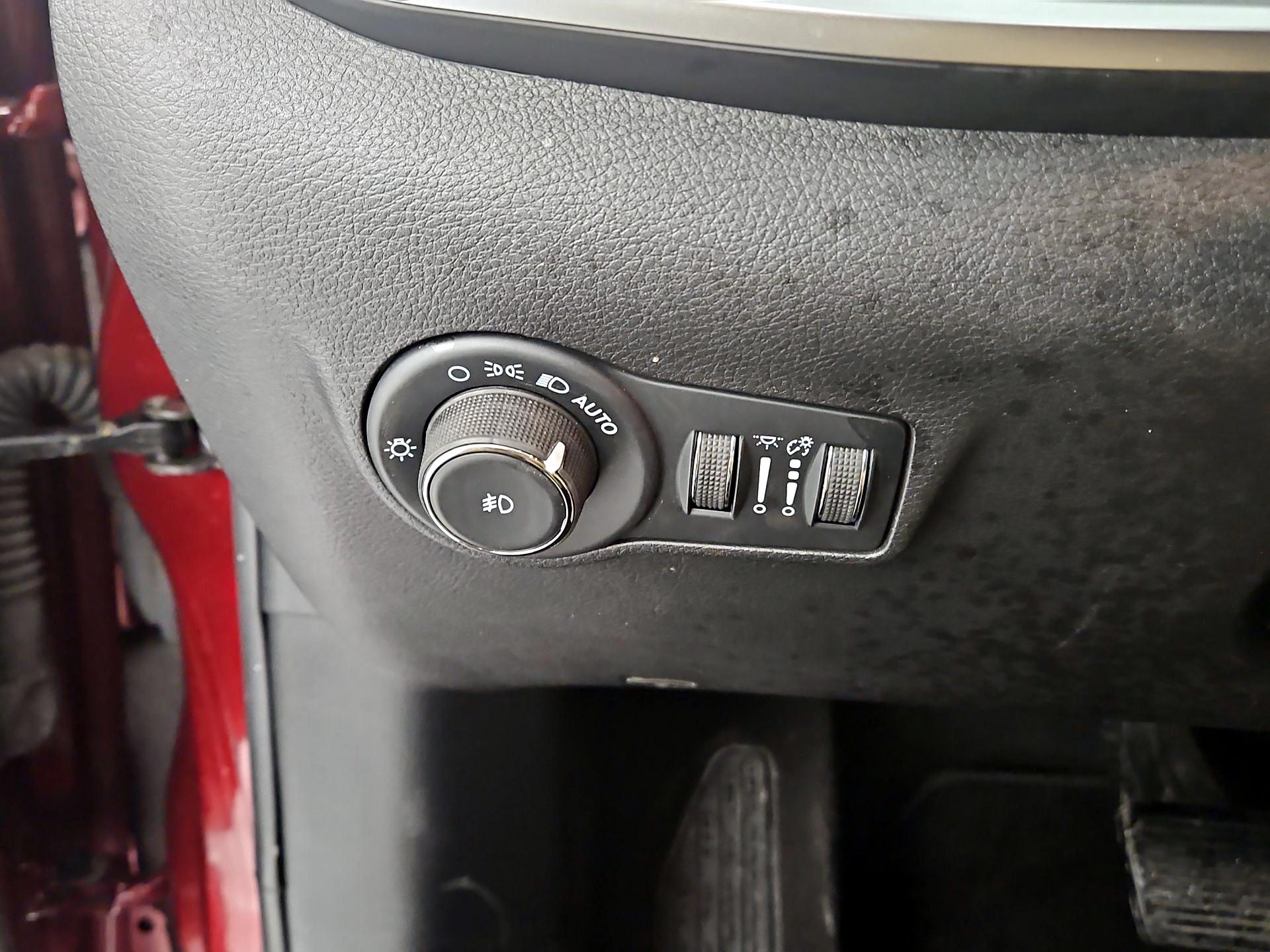 Thumbnail: 2022 Jeep Compass - 13