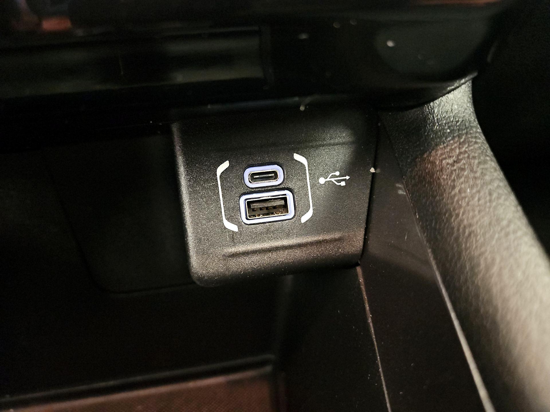 Thumbnail: 2022 Jeep Compass - 18