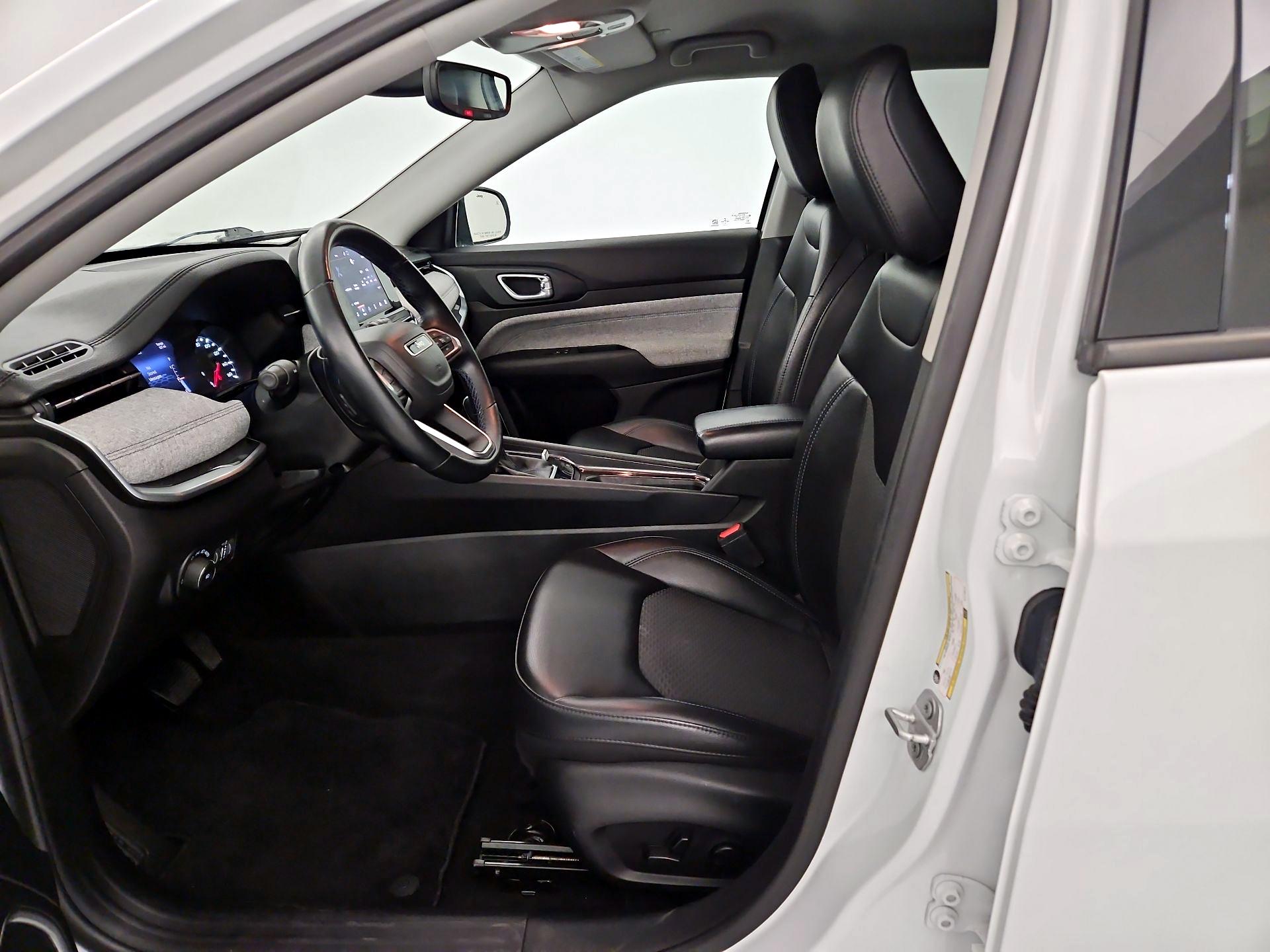 Thumbnail: 2022 Jeep Compass - 11