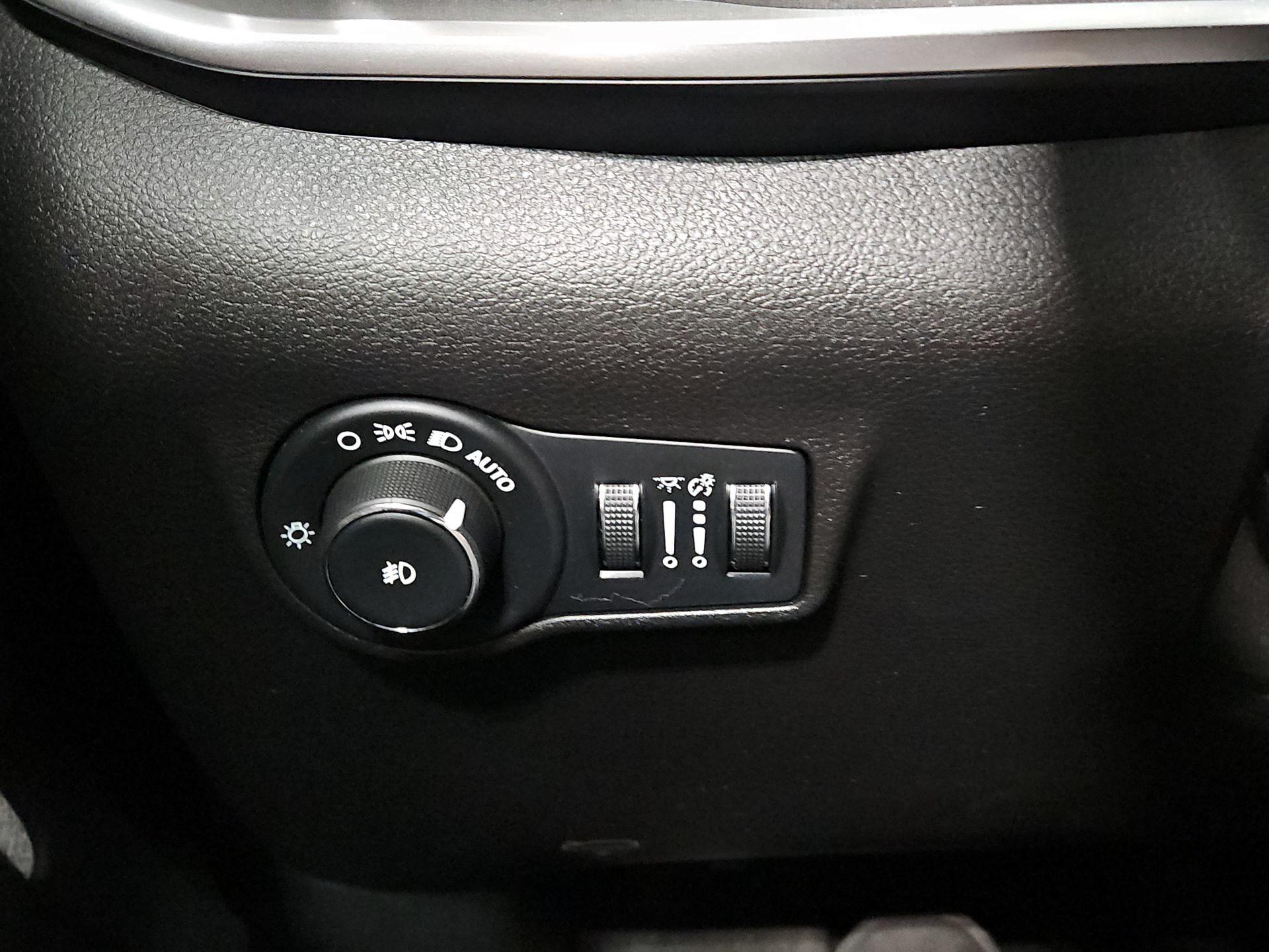 Thumbnail: 2022 Jeep Compass - 13