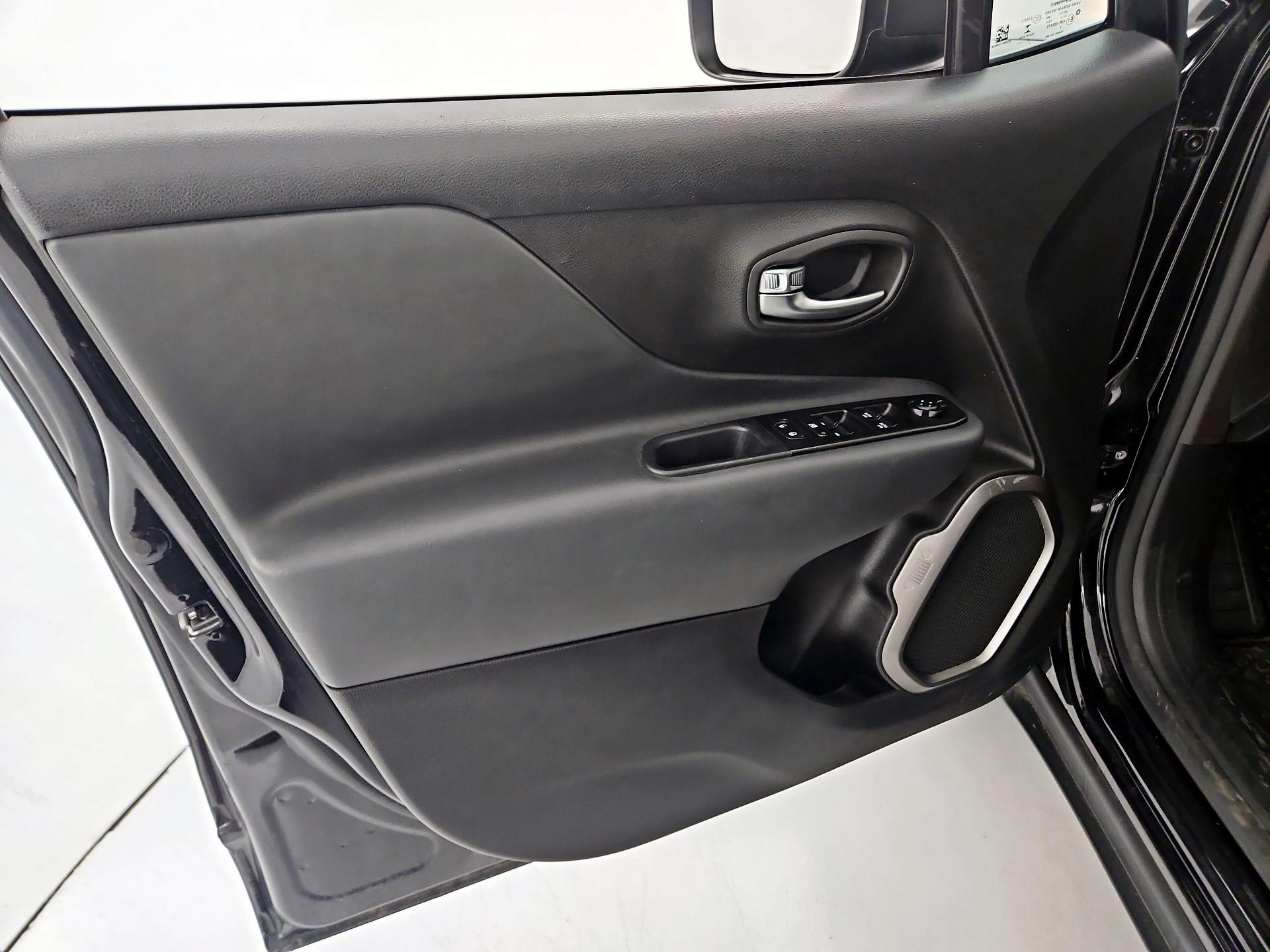 Thumbnail: 2022 Jeep Renegade - 12