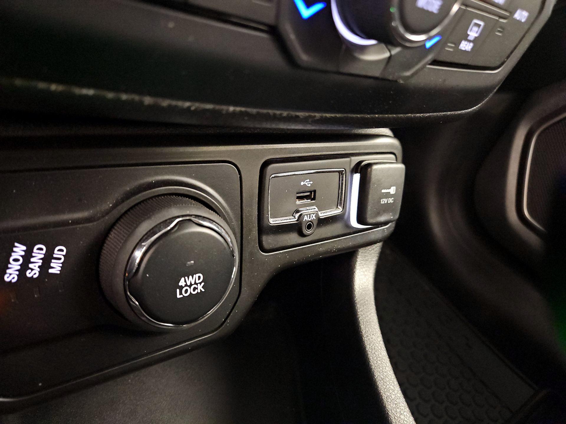 Thumbnail: 2022 Jeep Renegade - 19