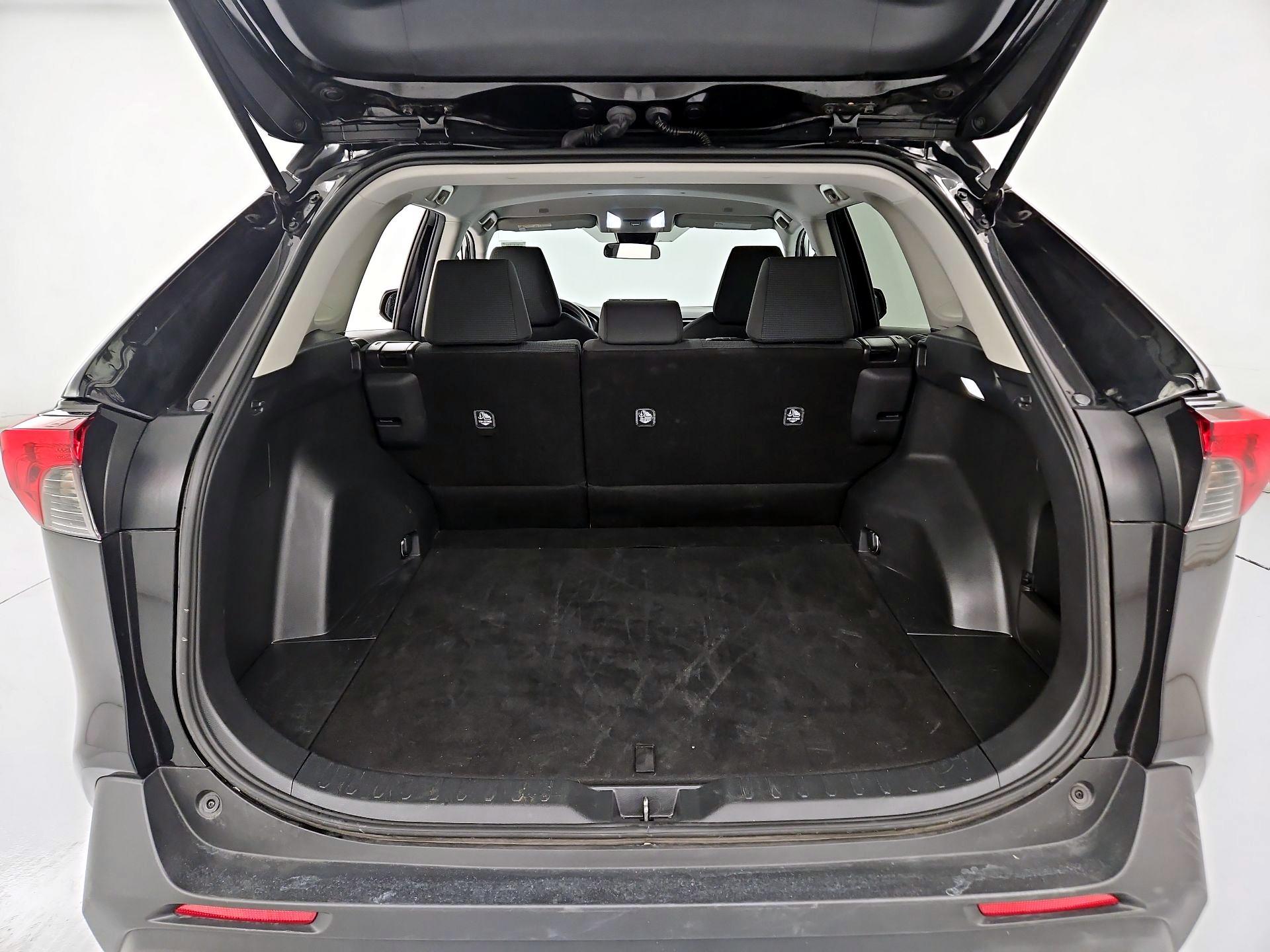 Thumbnail: 2024 Toyota RAV4 - 20