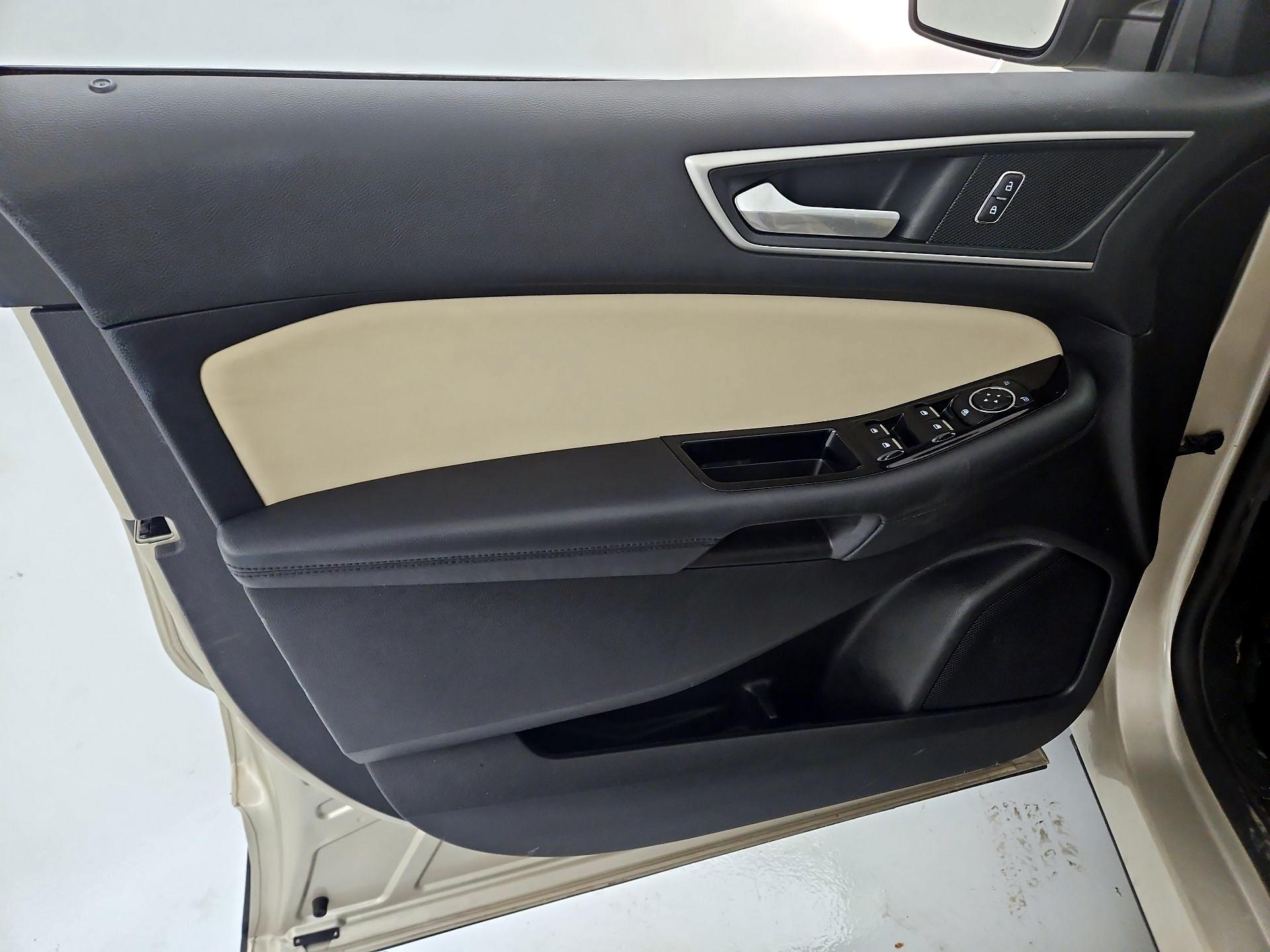 Thumbnail: 2018 Ford Edge - 12