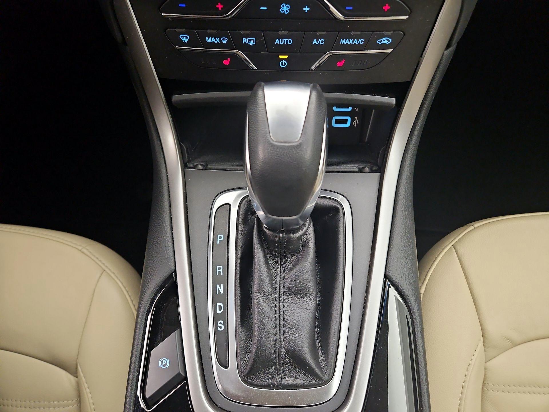 Thumbnail: 2018 Ford Edge - 18