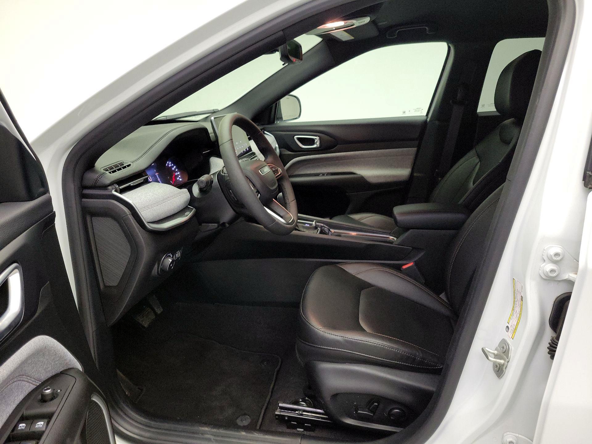 Thumbnail: 2024 Jeep Compass - 11