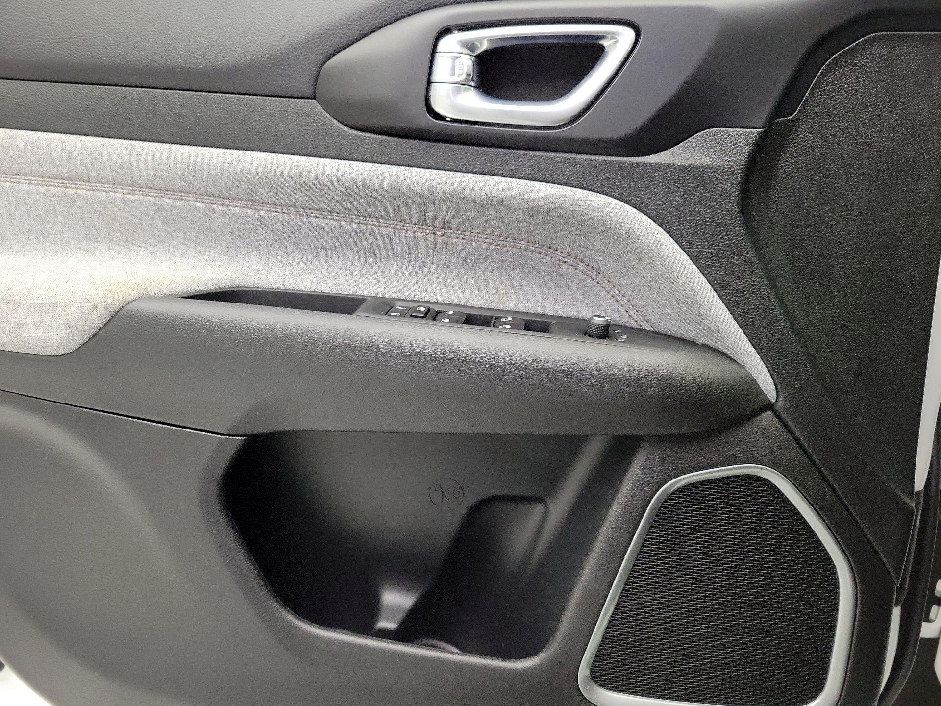 Thumbnail: 2024 Jeep Compass - 12