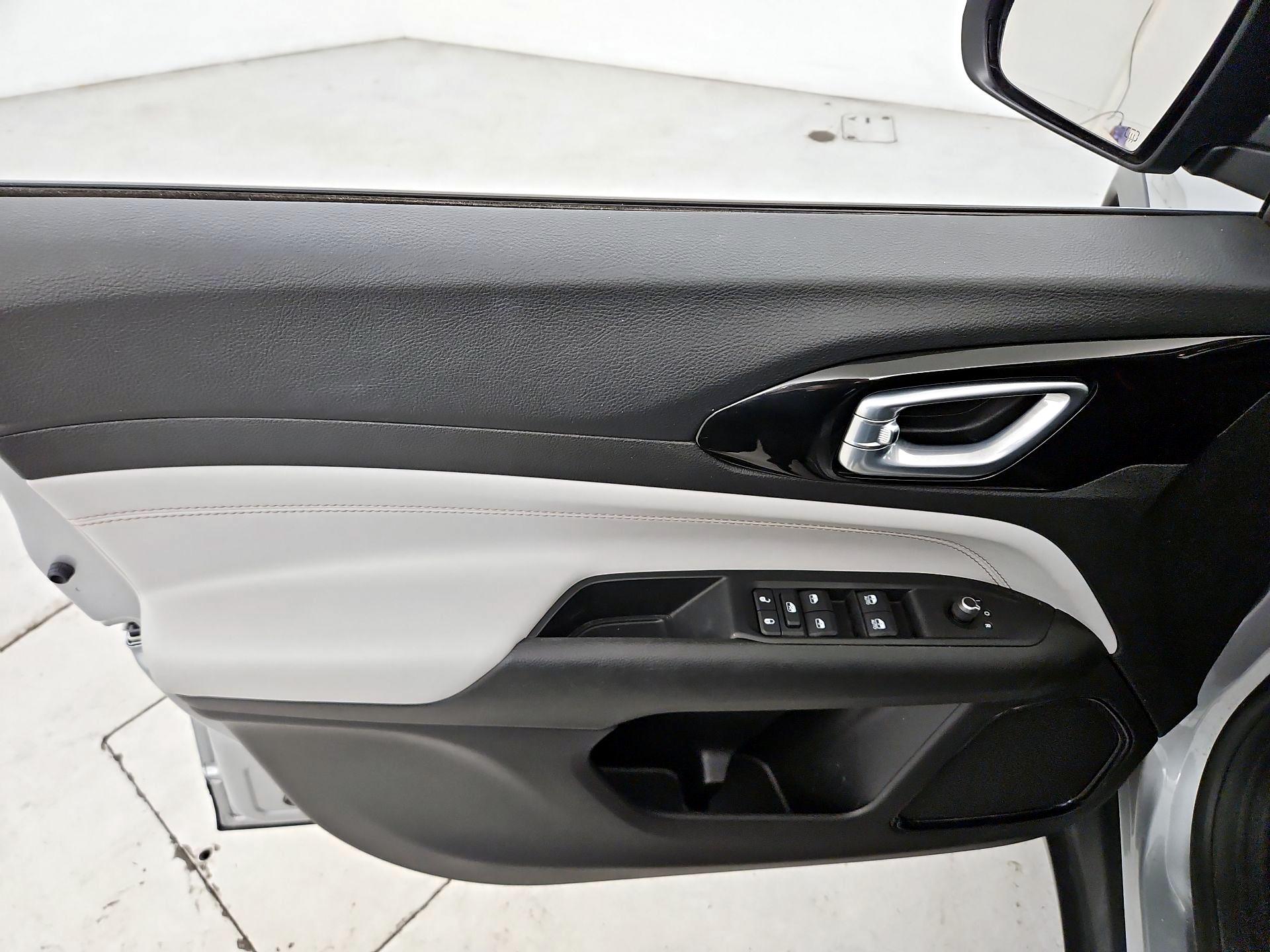 Thumbnail: 2022 Jeep Compass - 12