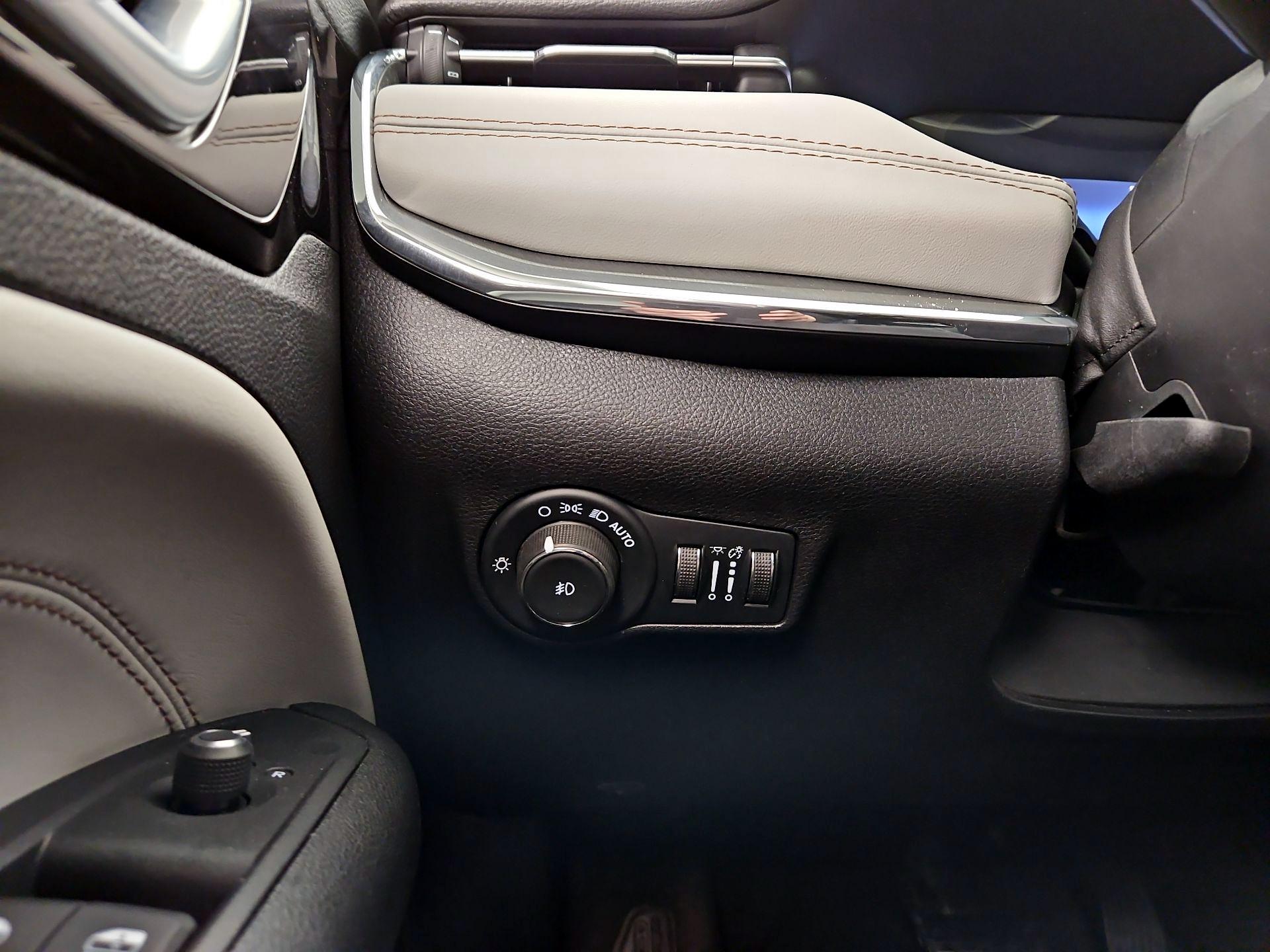 Thumbnail: 2022 Jeep Compass - 13