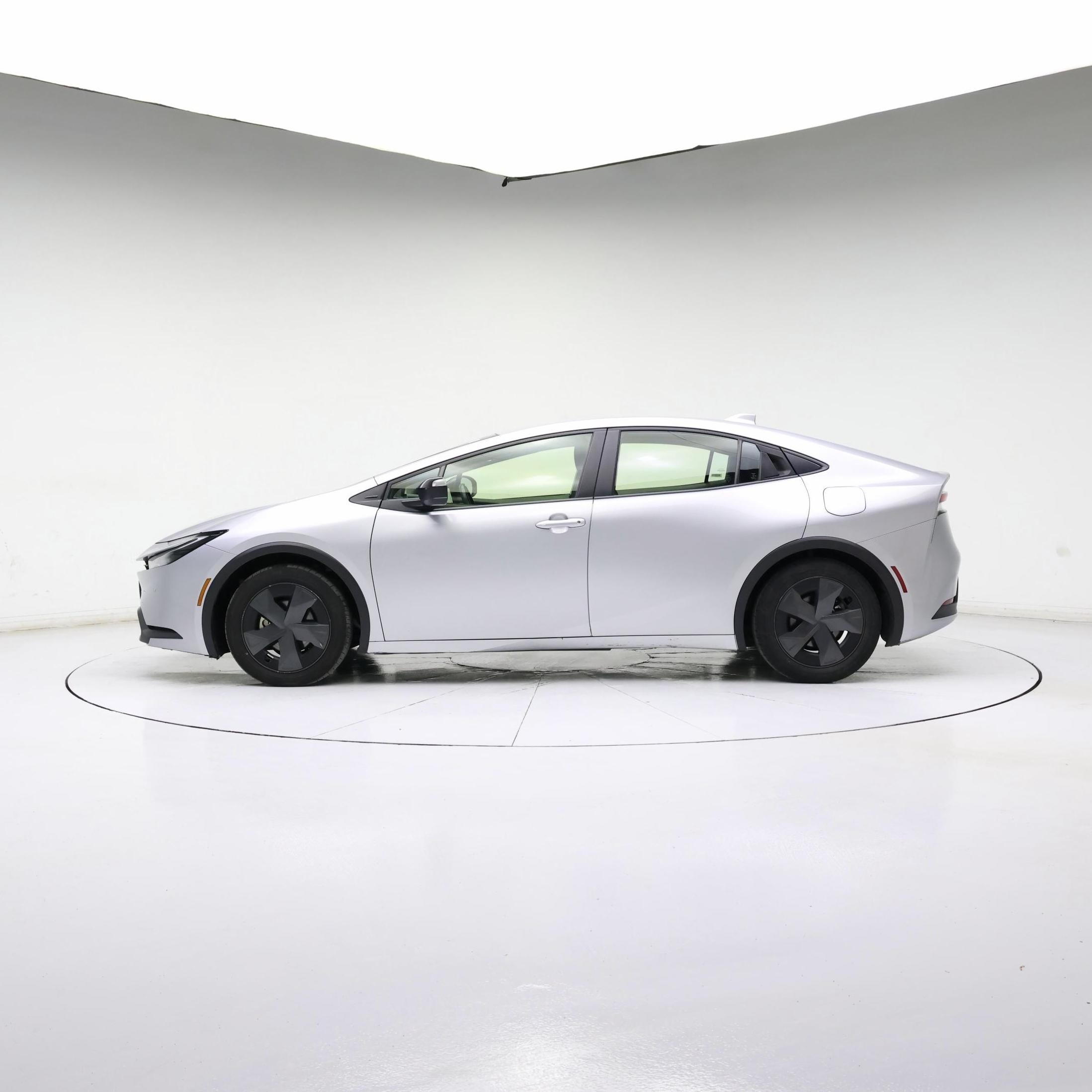 Thumbnail: 2024 Toyota Prius - 3