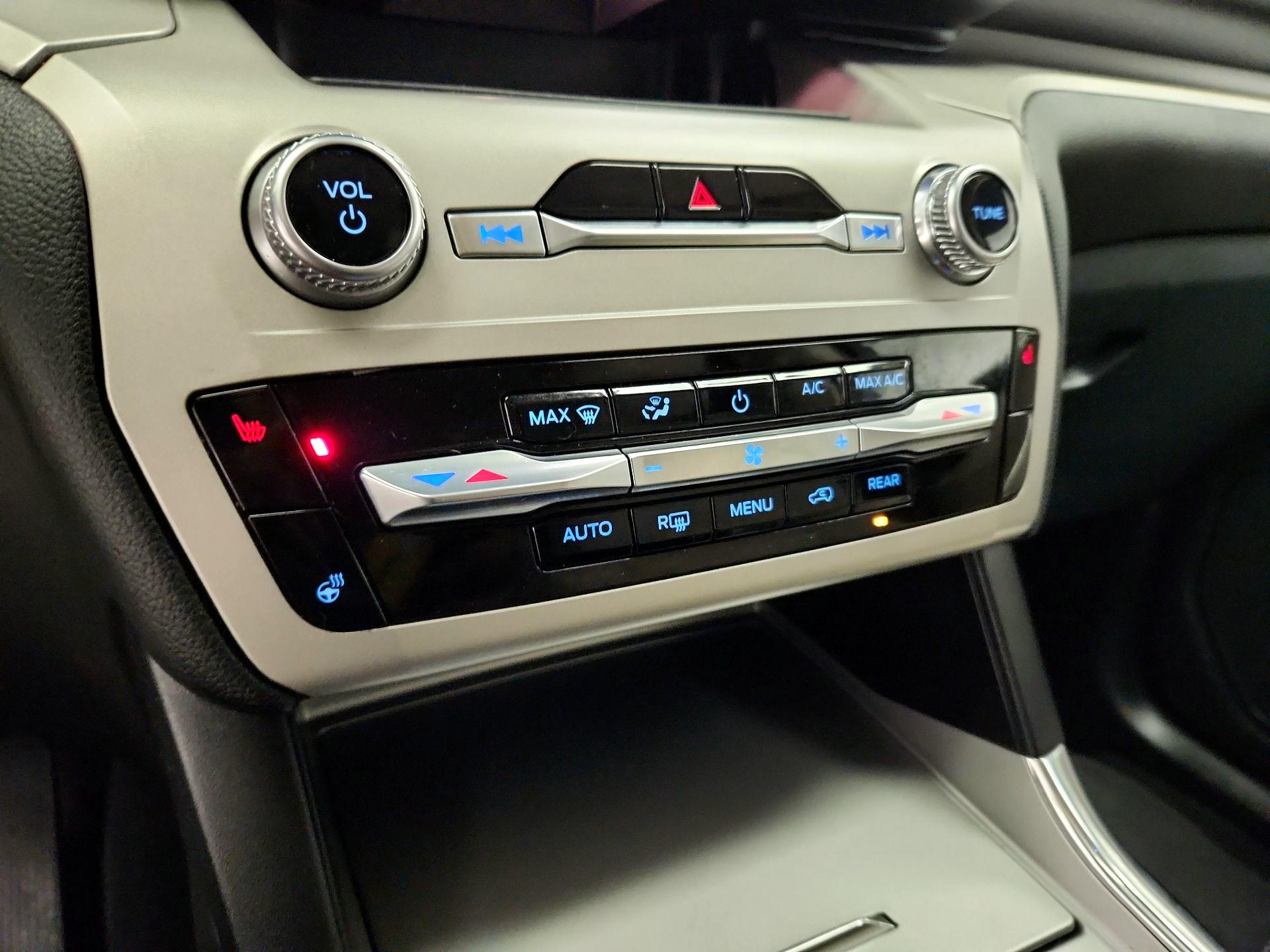 Thumbnail: 2023 Ford Explorer - 16