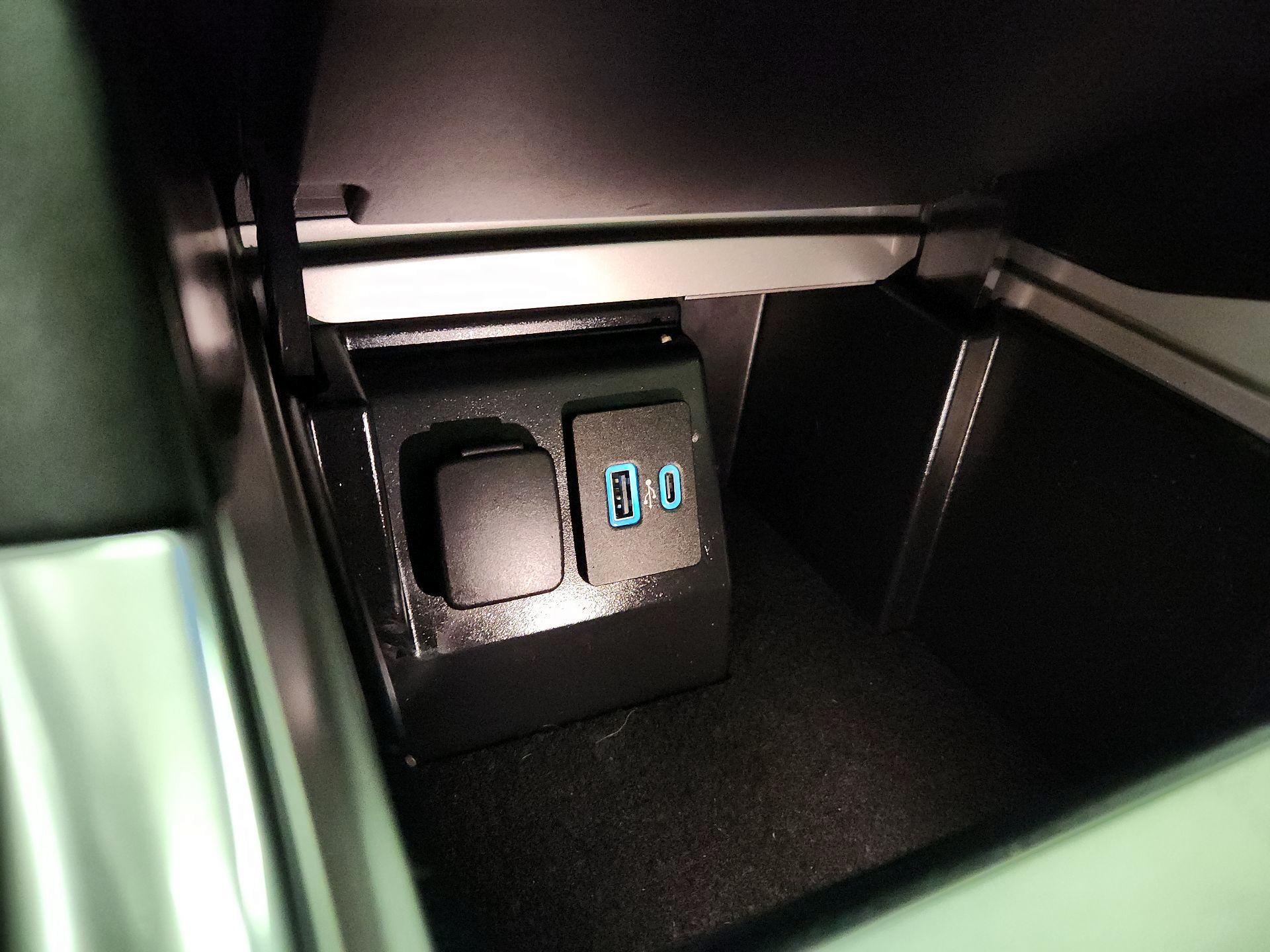 Thumbnail: 2023 Ford Explorer - 18