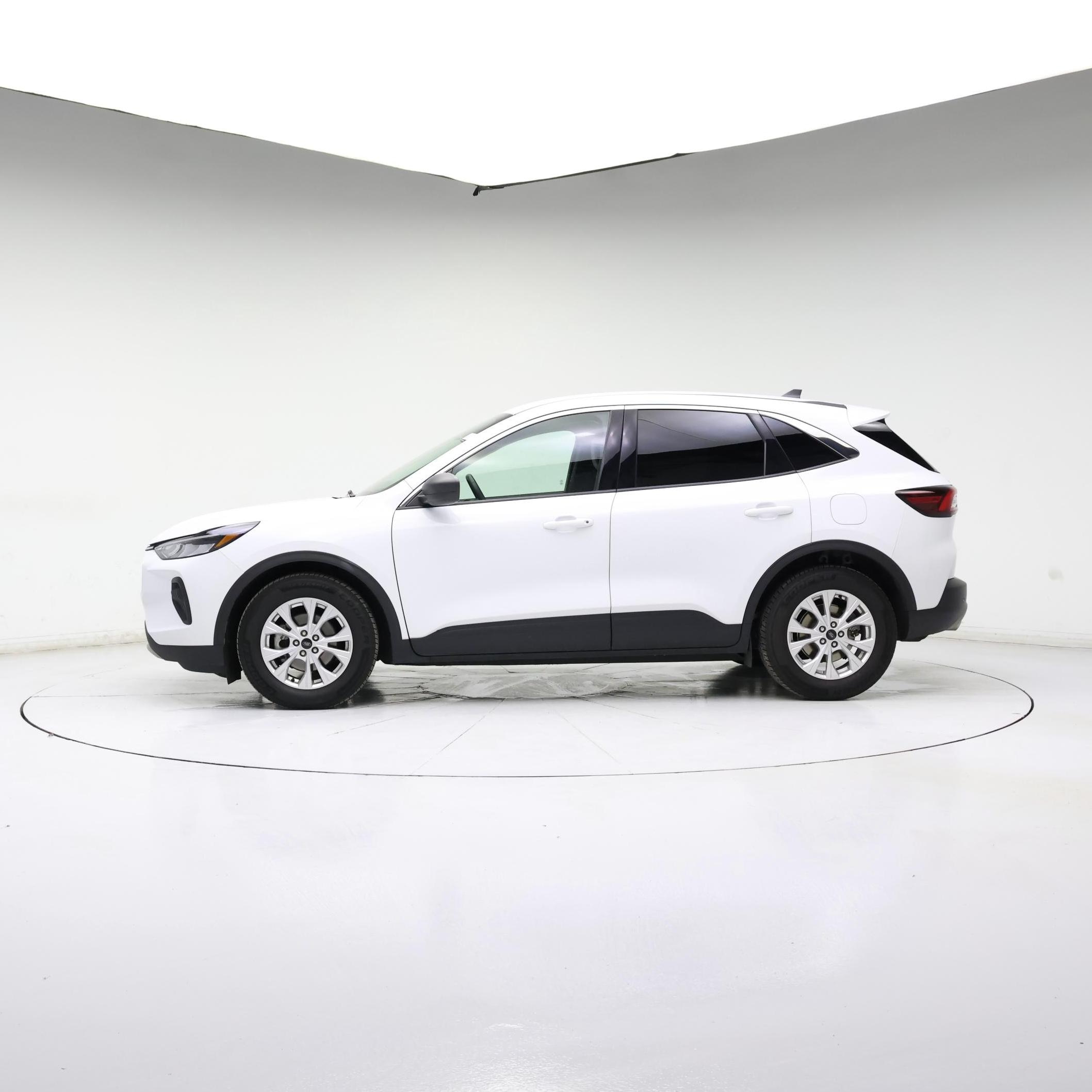 Thumbnail: 2023 Ford Escape - 3