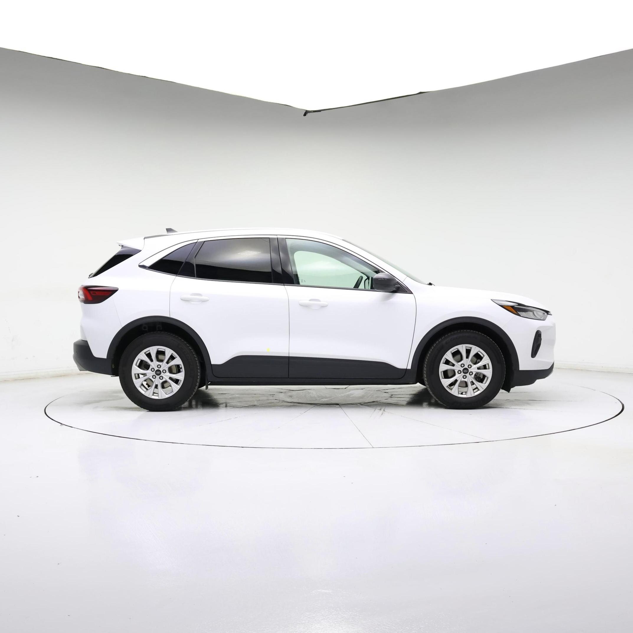 Thumbnail: 2023 Ford Escape - 7