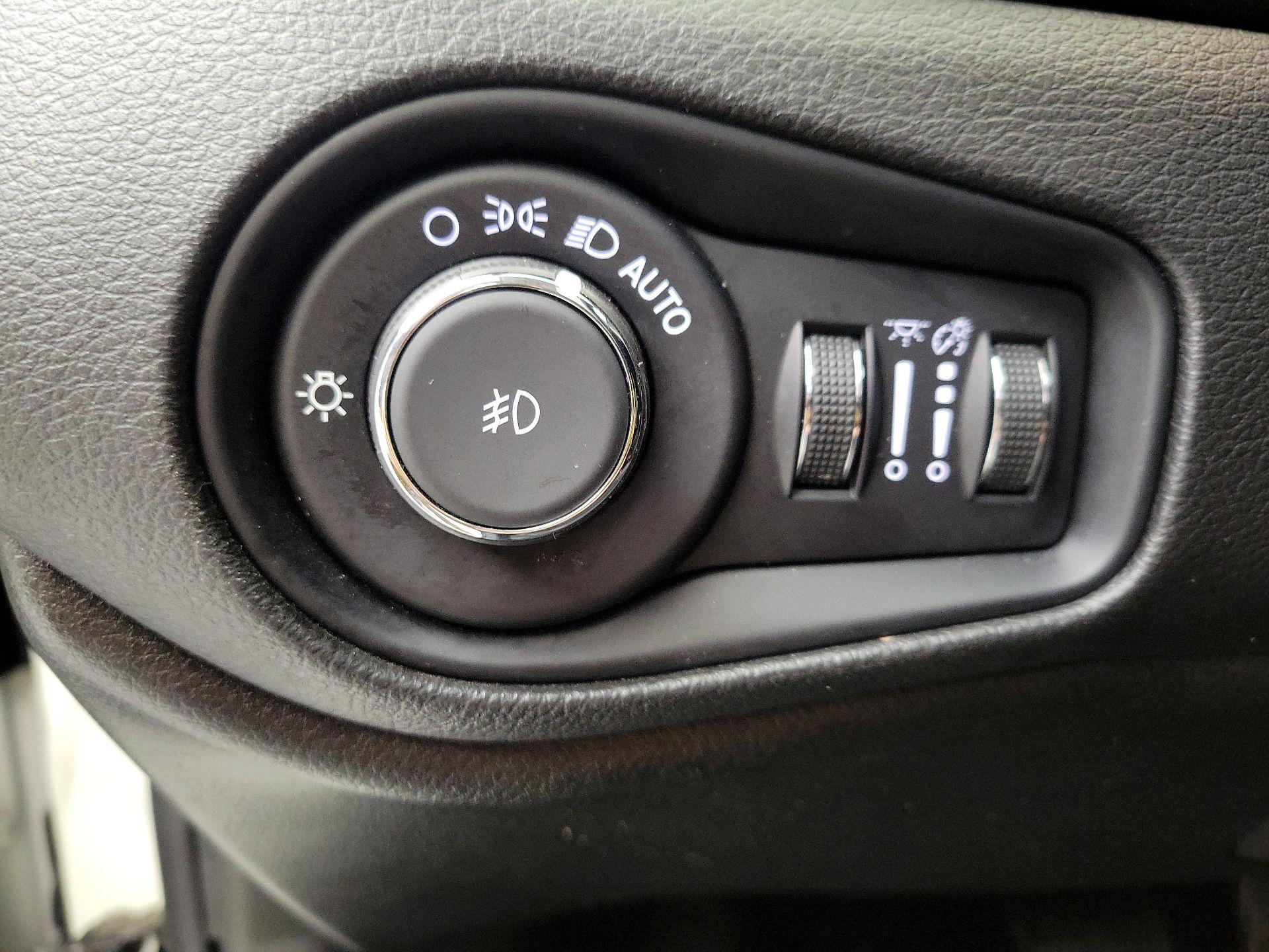 Thumbnail: 2023 Jeep Renegade - 13