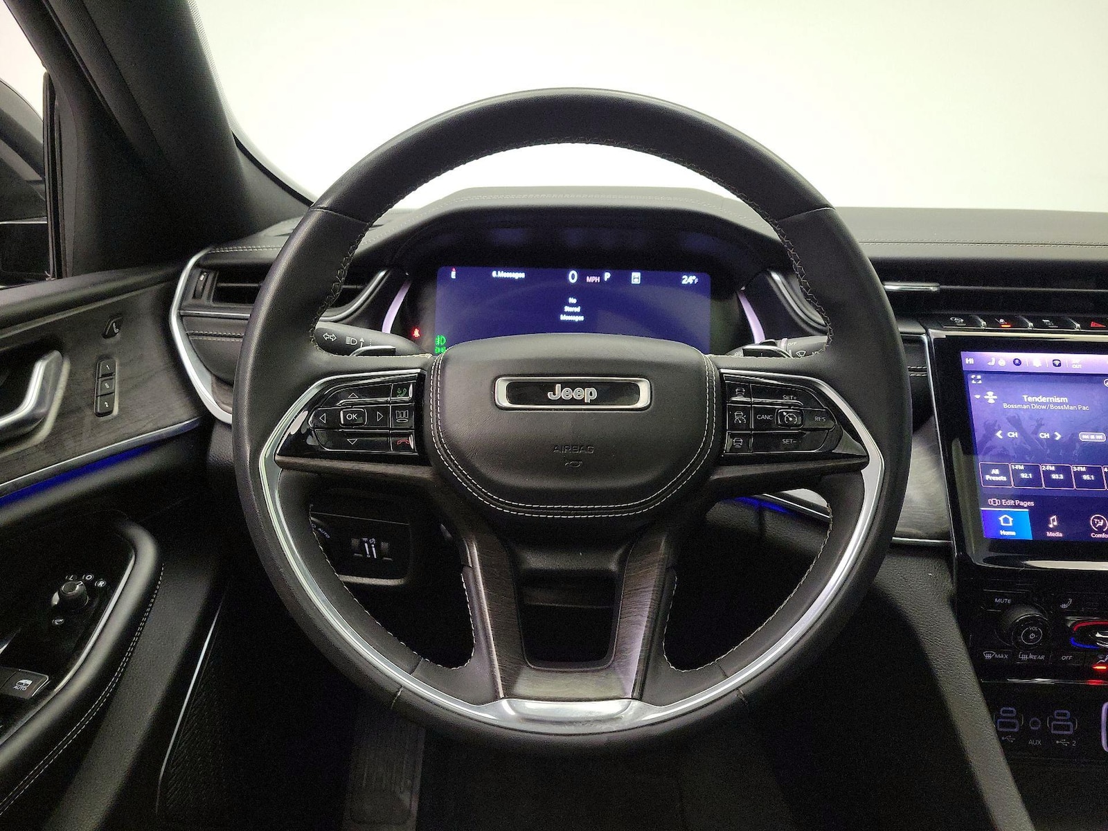 2023 Jeep Grand Cherokee Overland - Photo 11