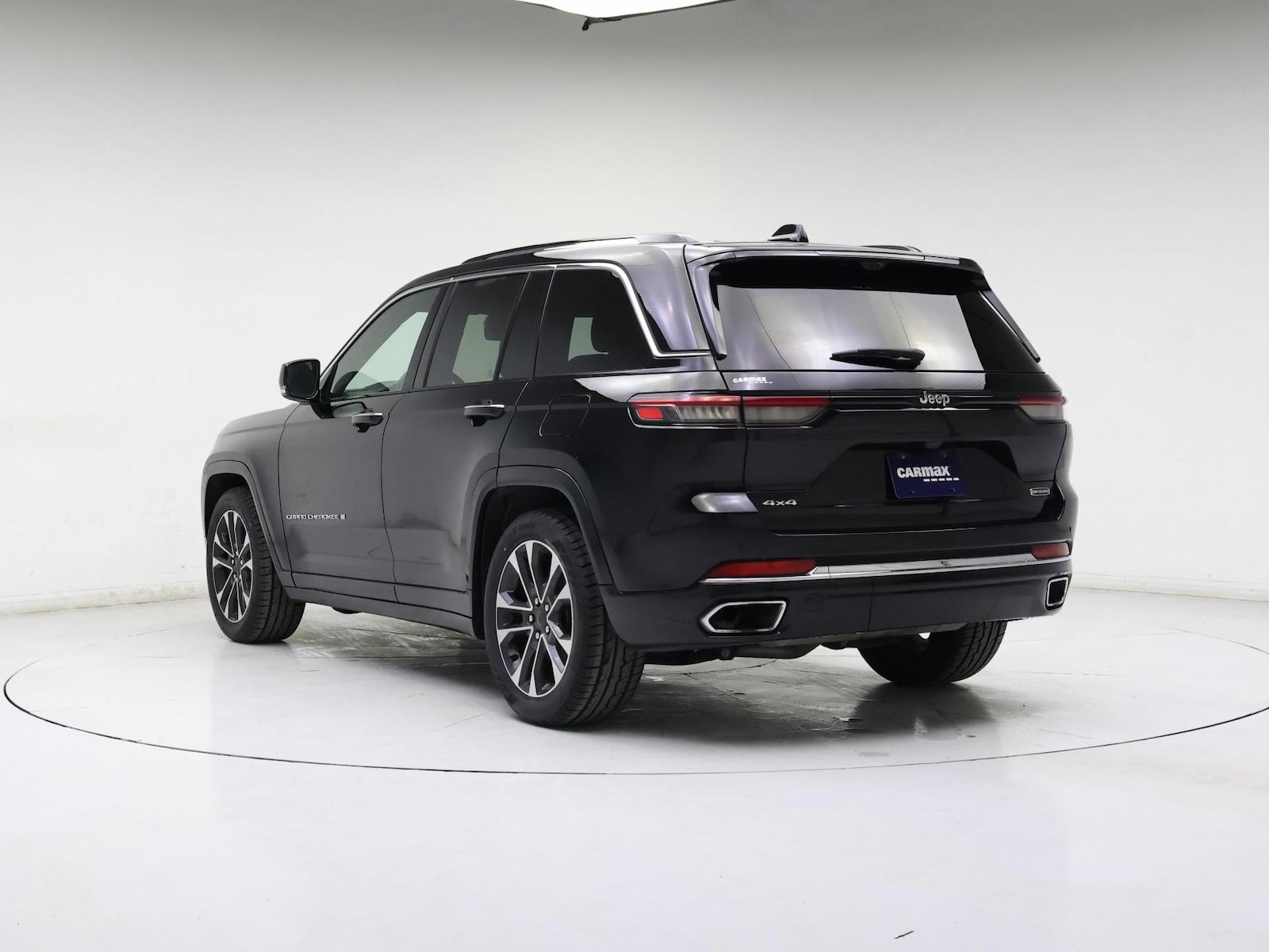 2023 Jeep Grand Cherokee Overland - Photo 3