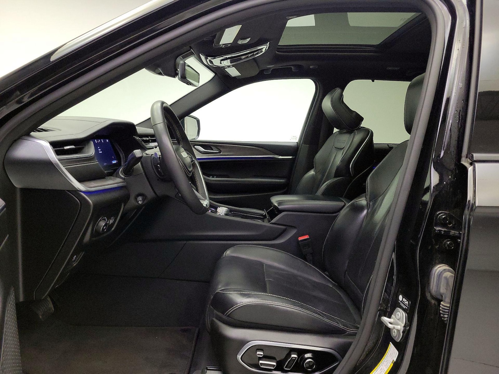 2023 Jeep Grand Cherokee Overland - Photo 21