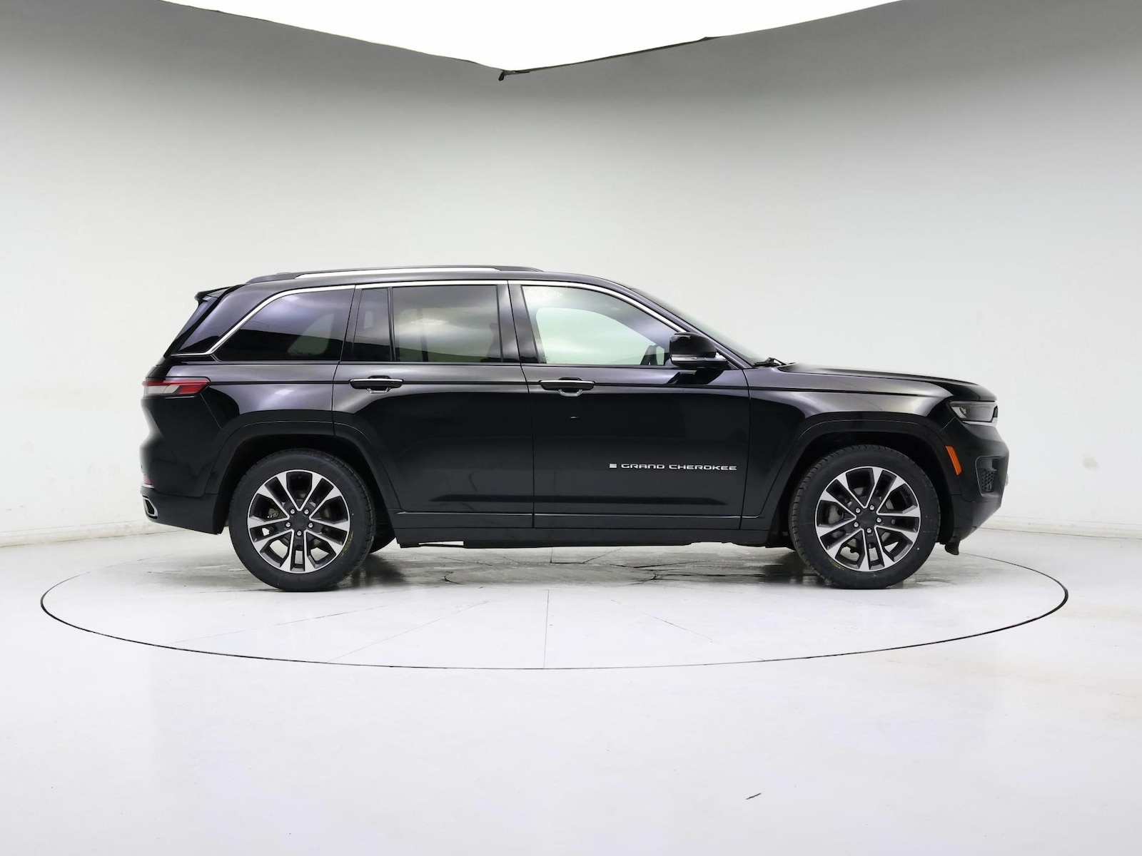 2023 Jeep Grand Cherokee Overland - Photo 8