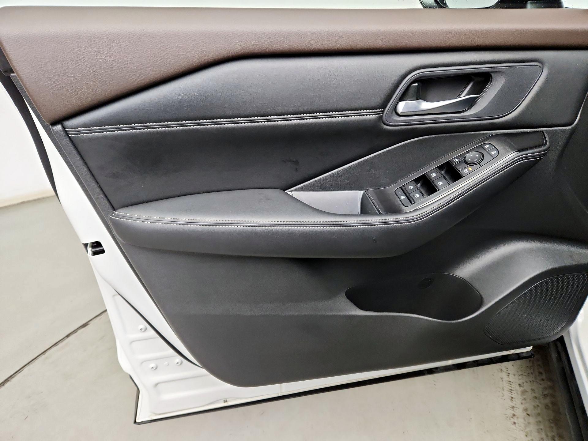 Thumbnail: 2023 Nissan Rogue - 12