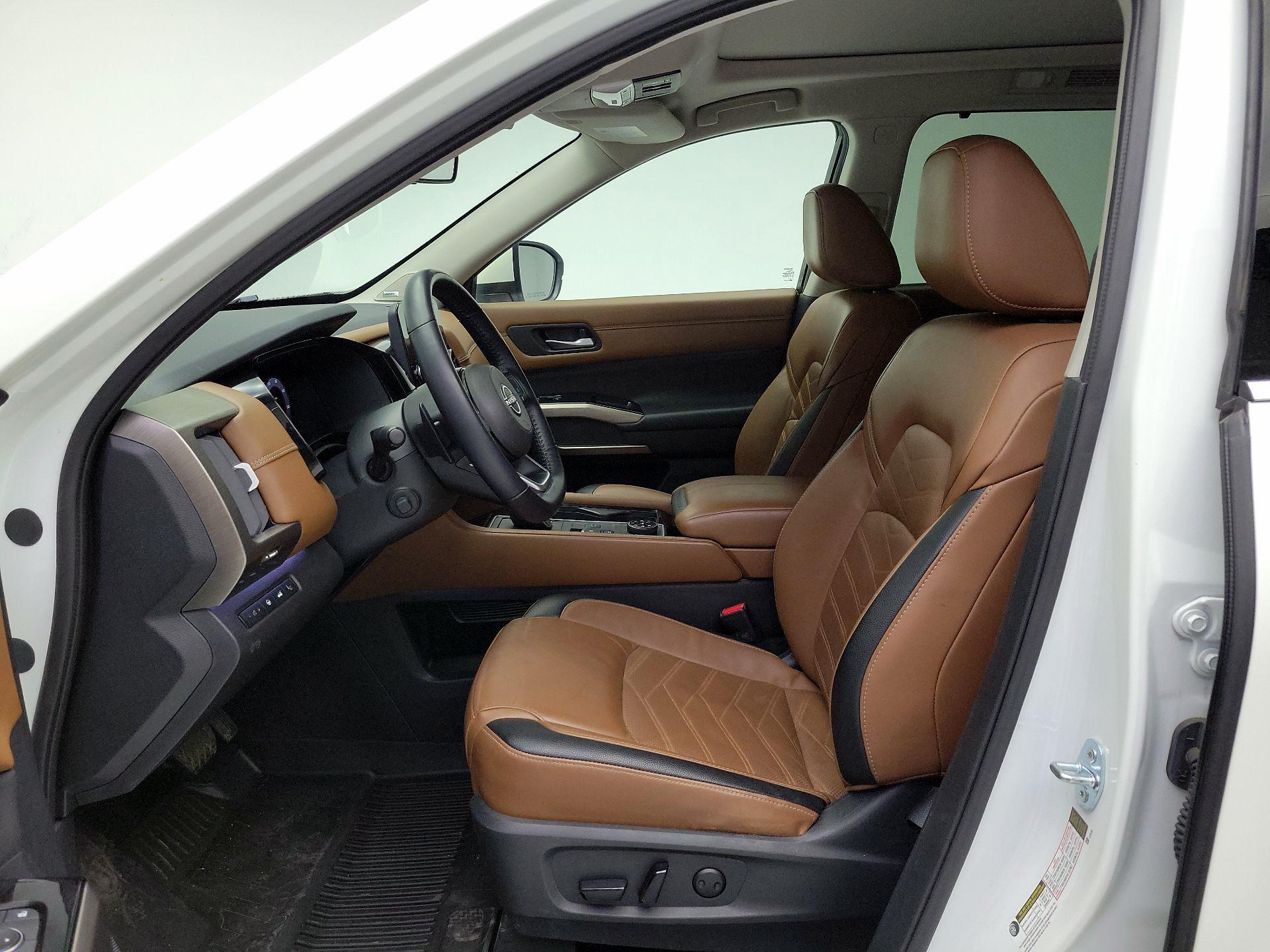 Thumbnail: 2023 Nissan Pathfinder - 11