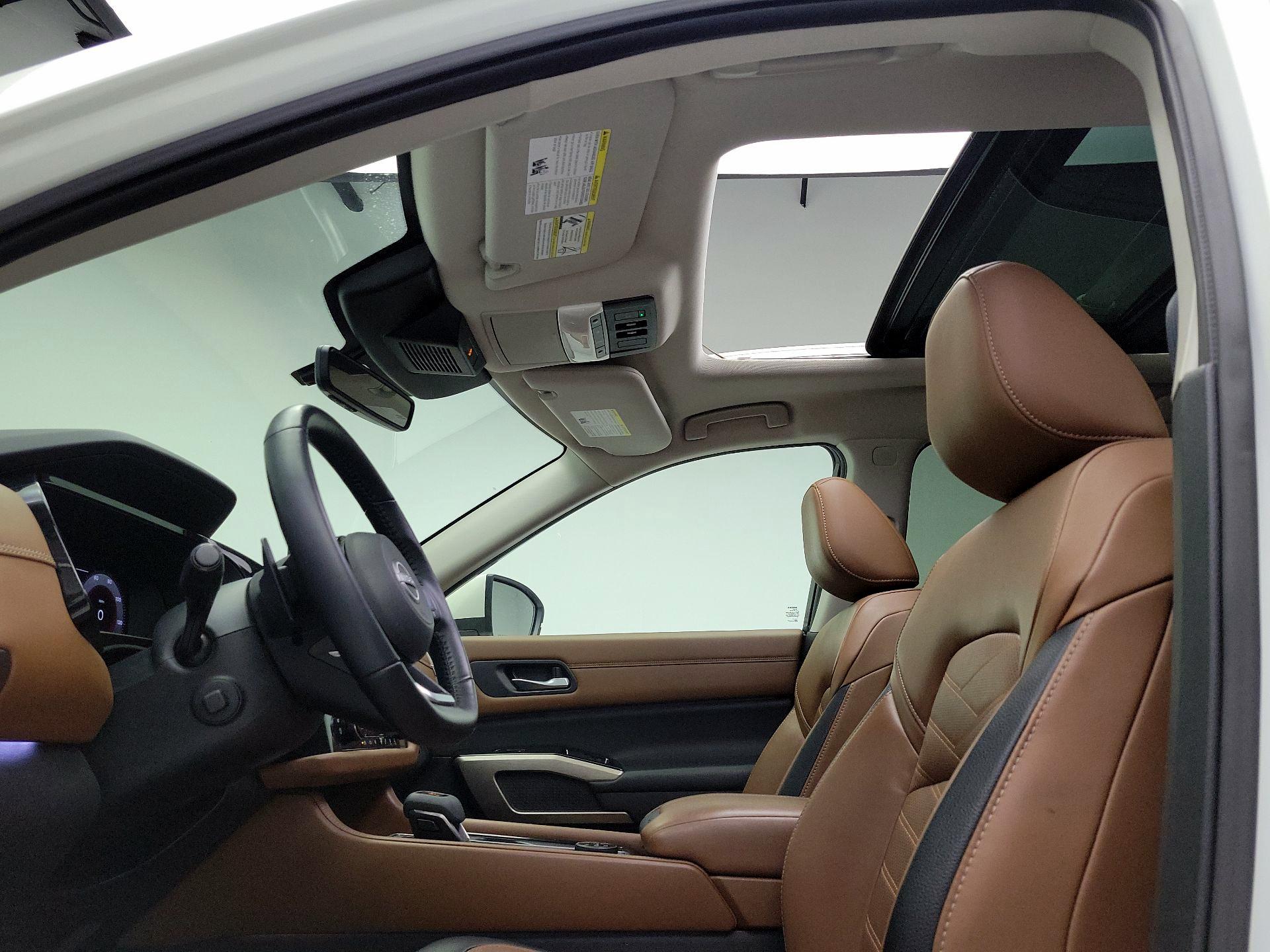 Thumbnail: 2023 Nissan Pathfinder - 18