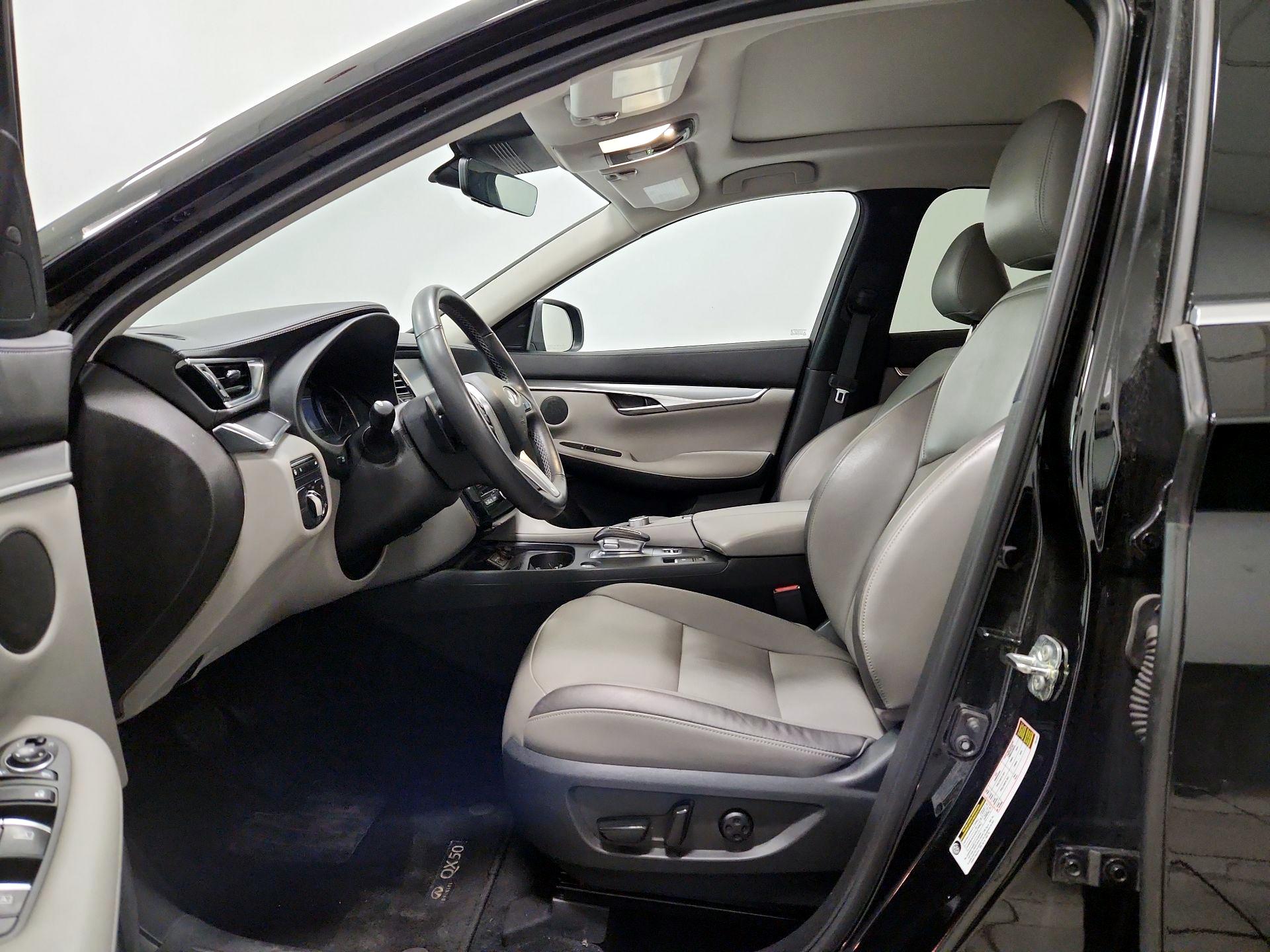 Thumbnail: 2023 INFINITI QX50 - 11