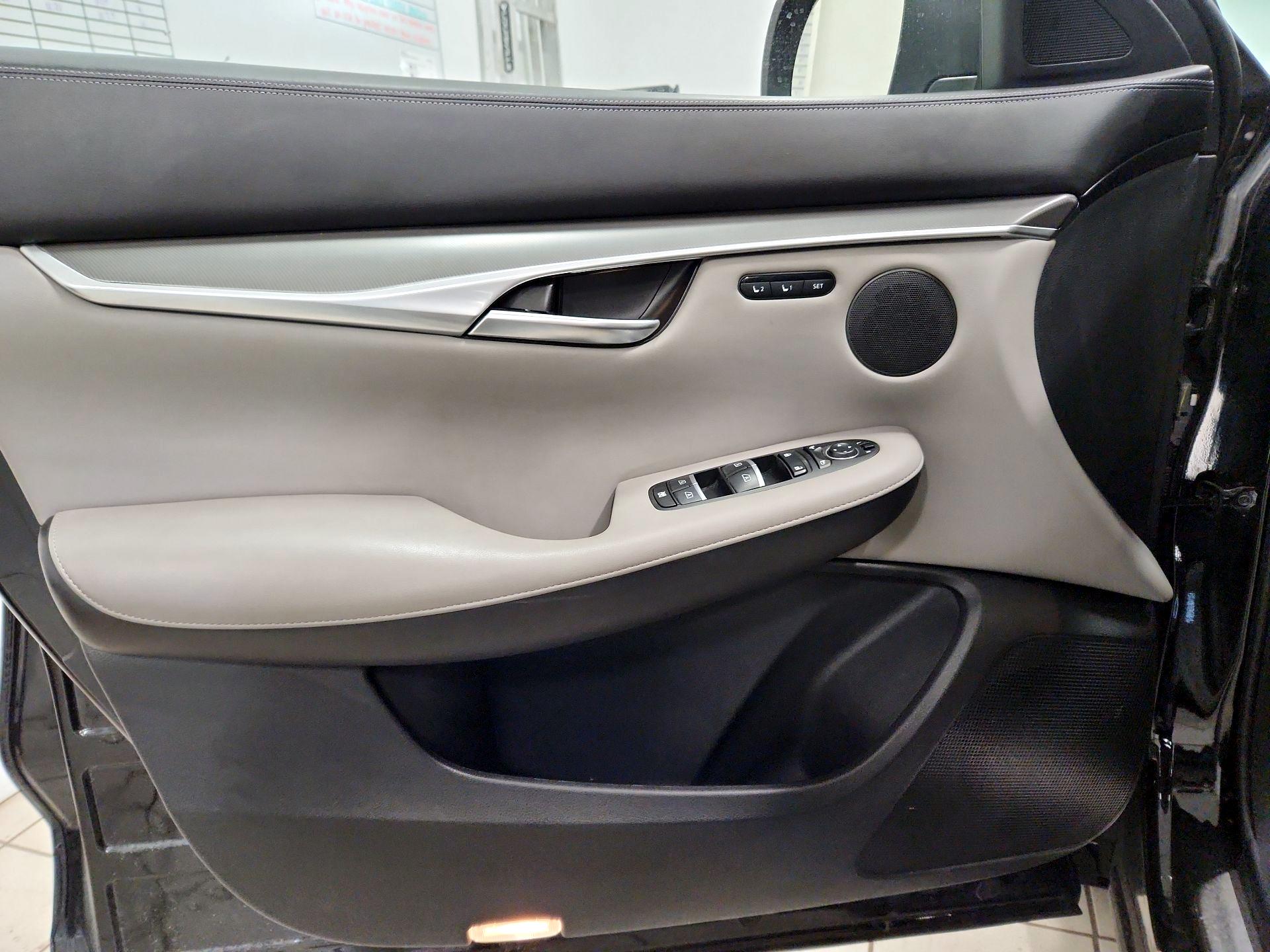 Thumbnail: 2023 INFINITI QX50 - 12
