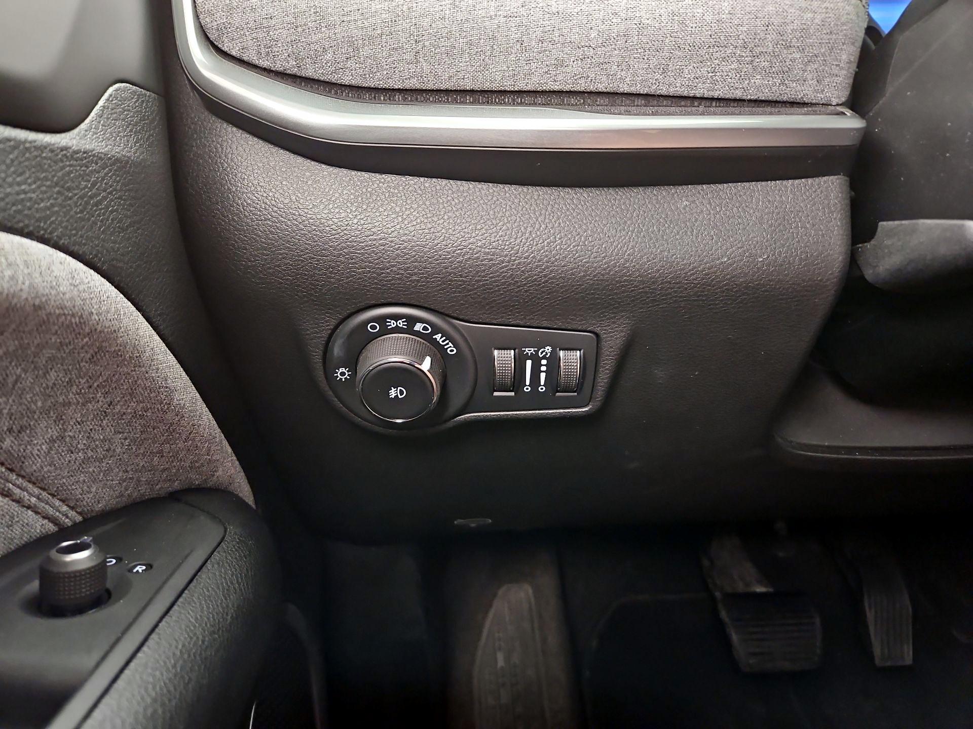 Thumbnail: 2023 Jeep Compass - 13