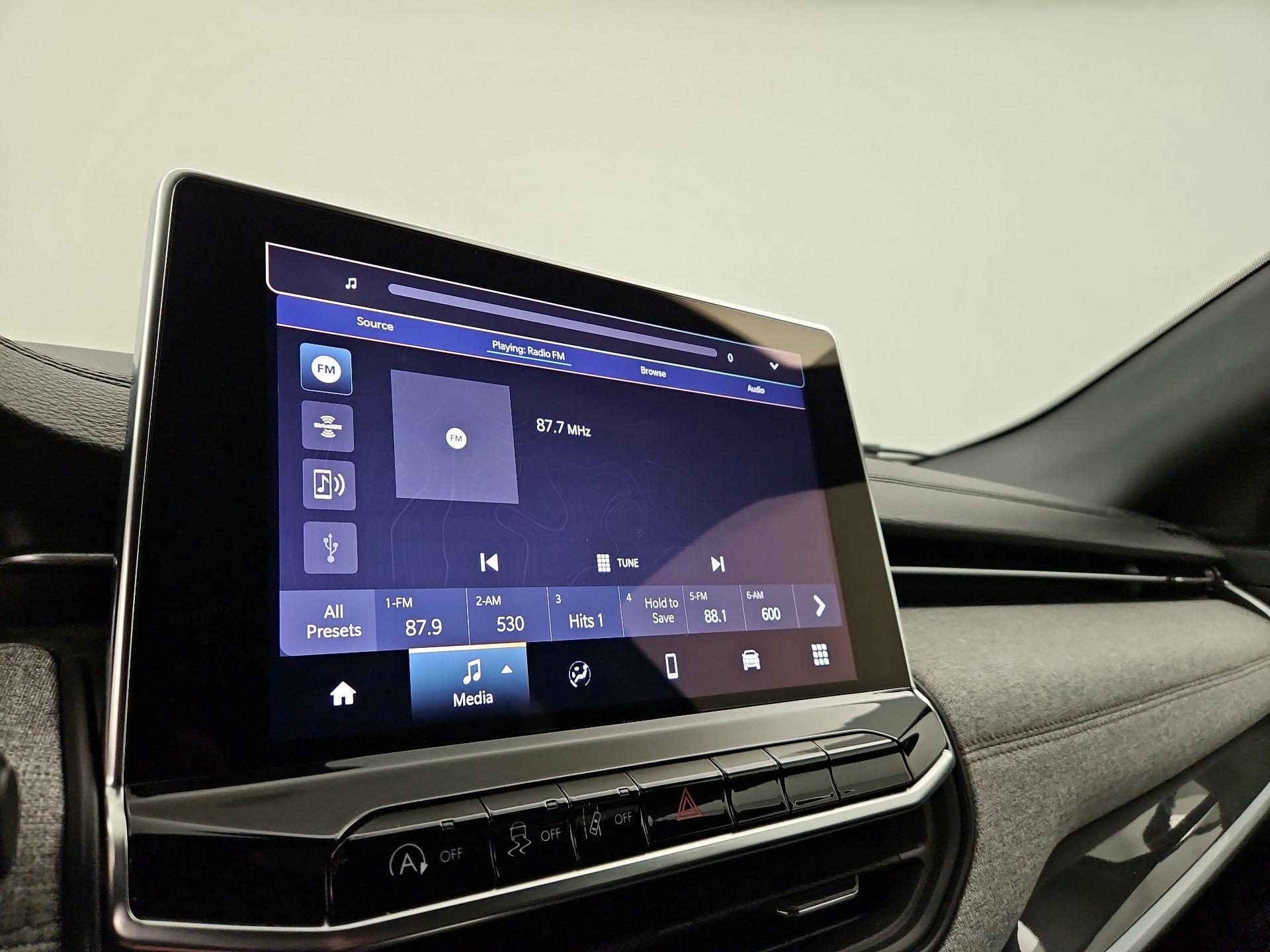 Thumbnail: 2023 Jeep Compass - 15