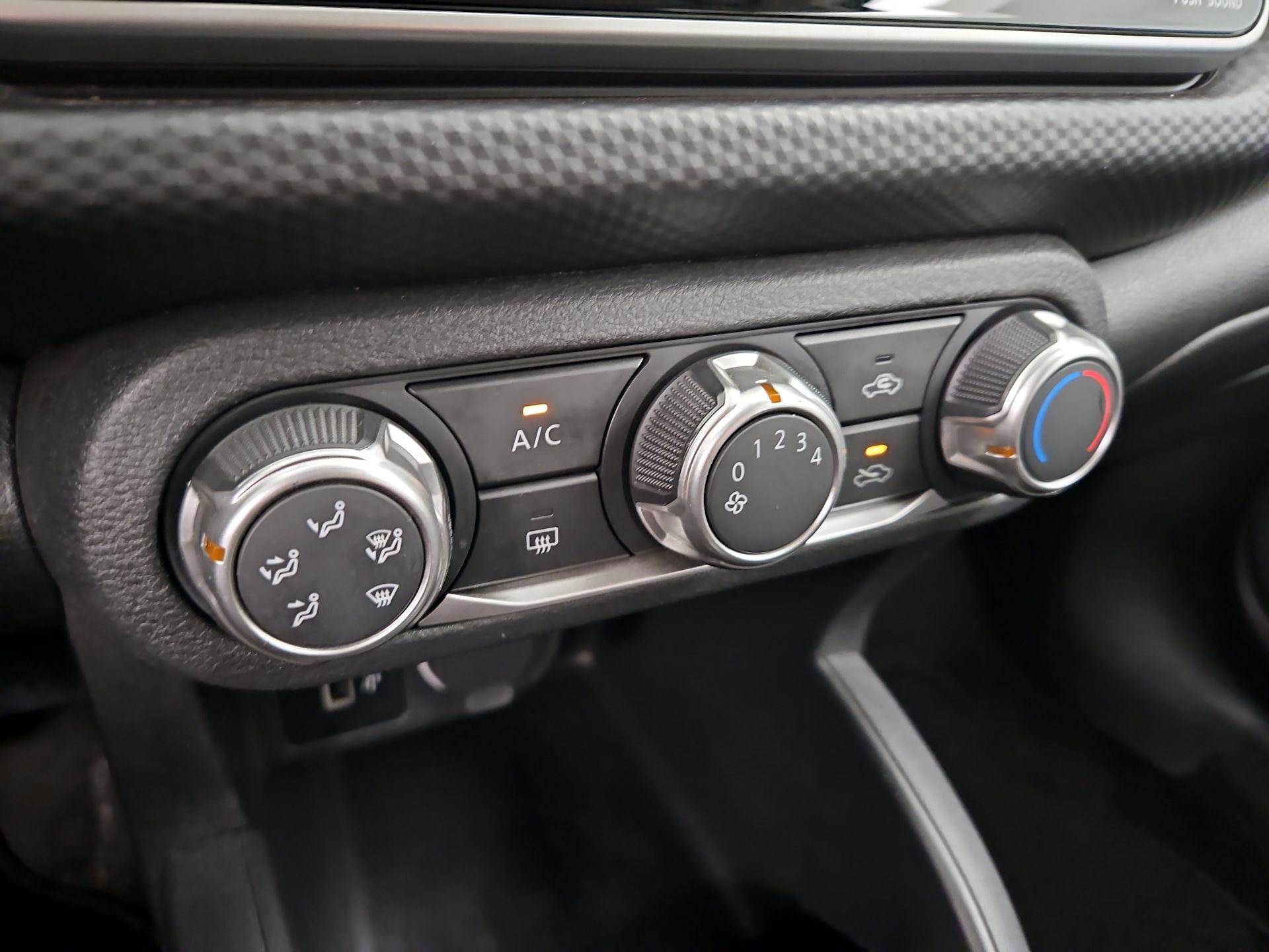 Thumbnail: 2022 Nissan Kicks - 16