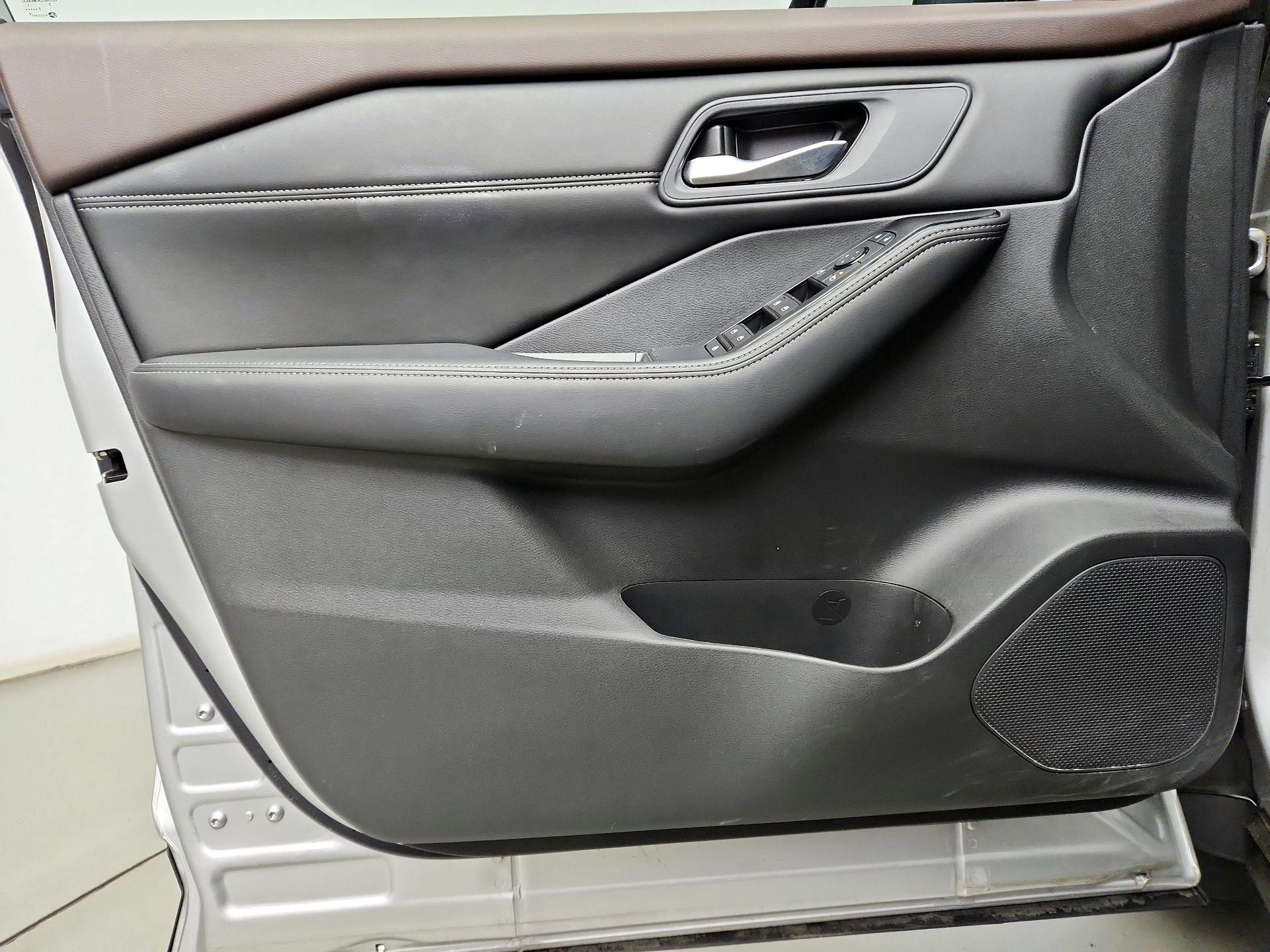 Thumbnail: 2023 Nissan Rogue - 12