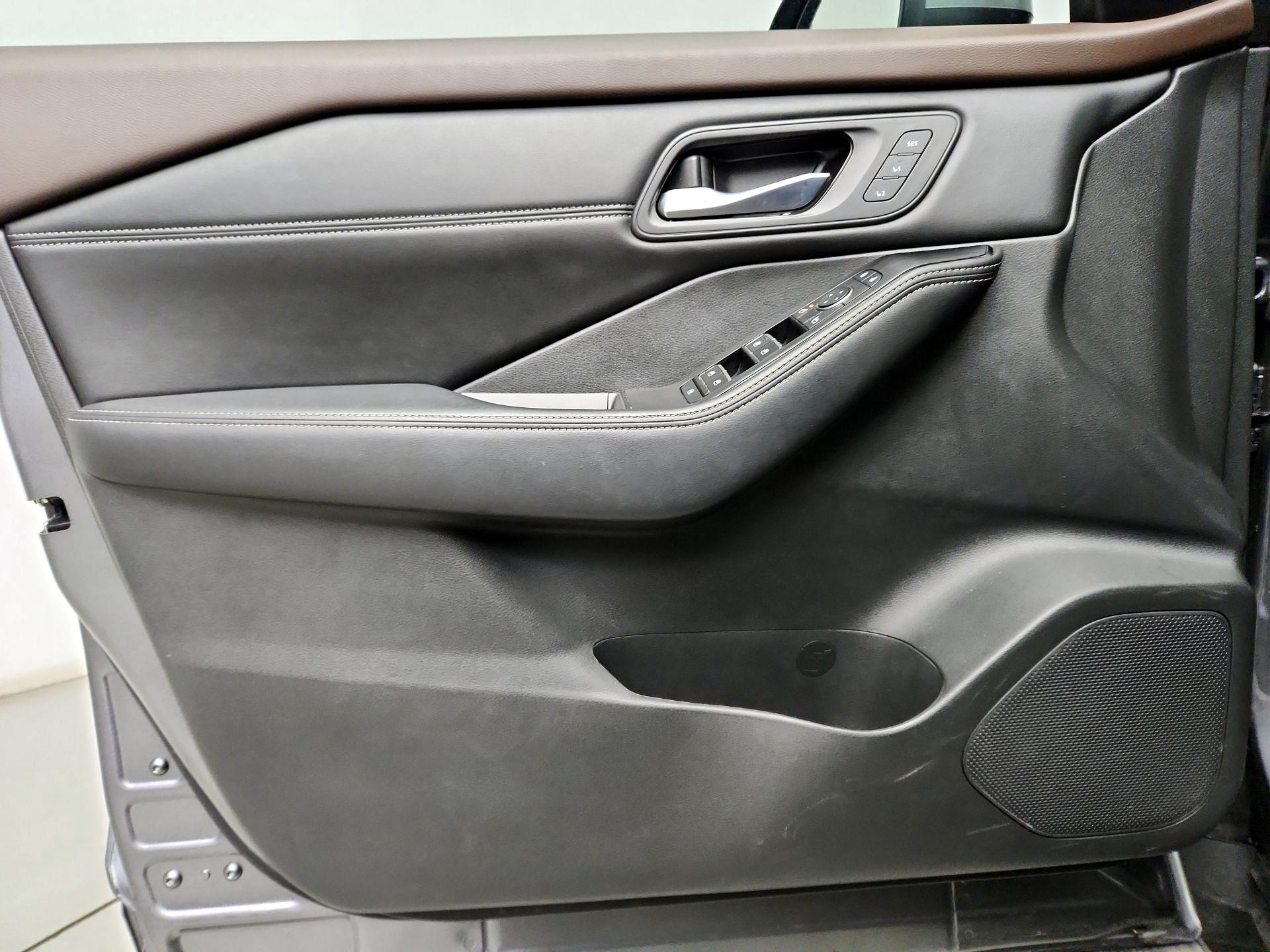 Thumbnail: 2023 Nissan Rogue - 12