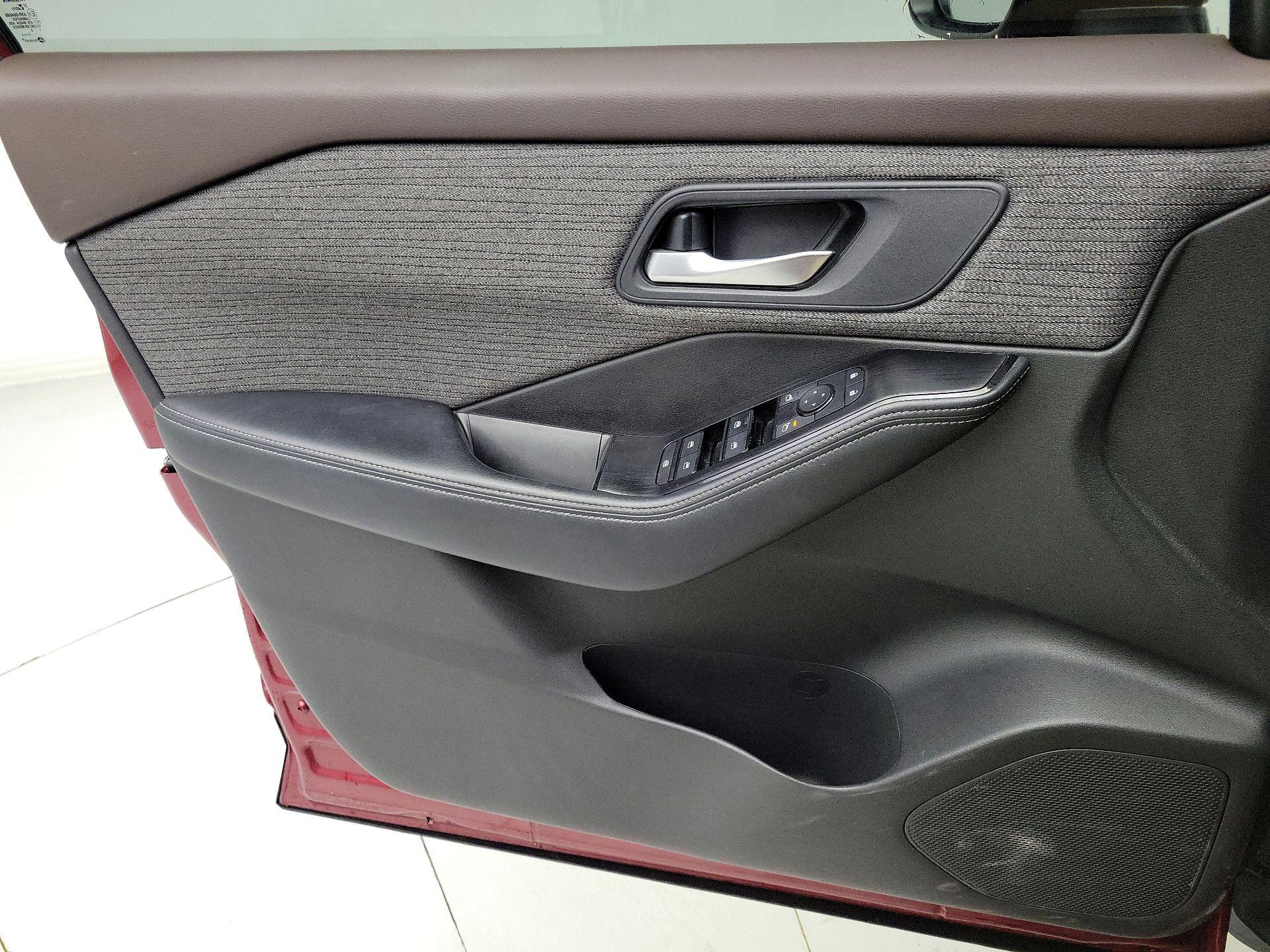 Thumbnail: 2023 Nissan Rogue - 12