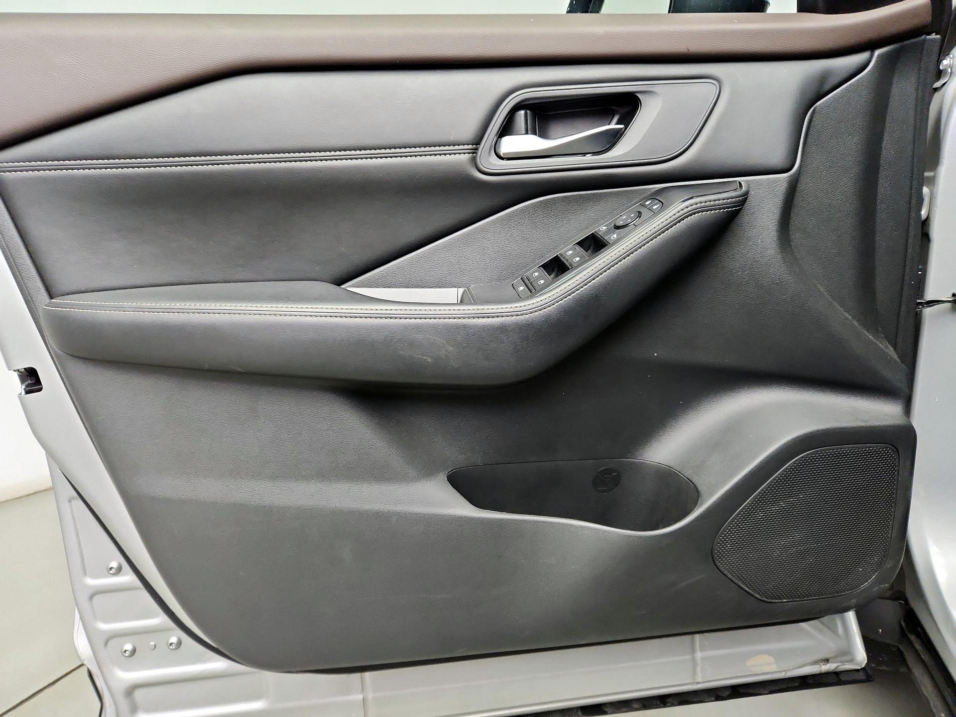 Thumbnail: 2023 Nissan Rogue - 12