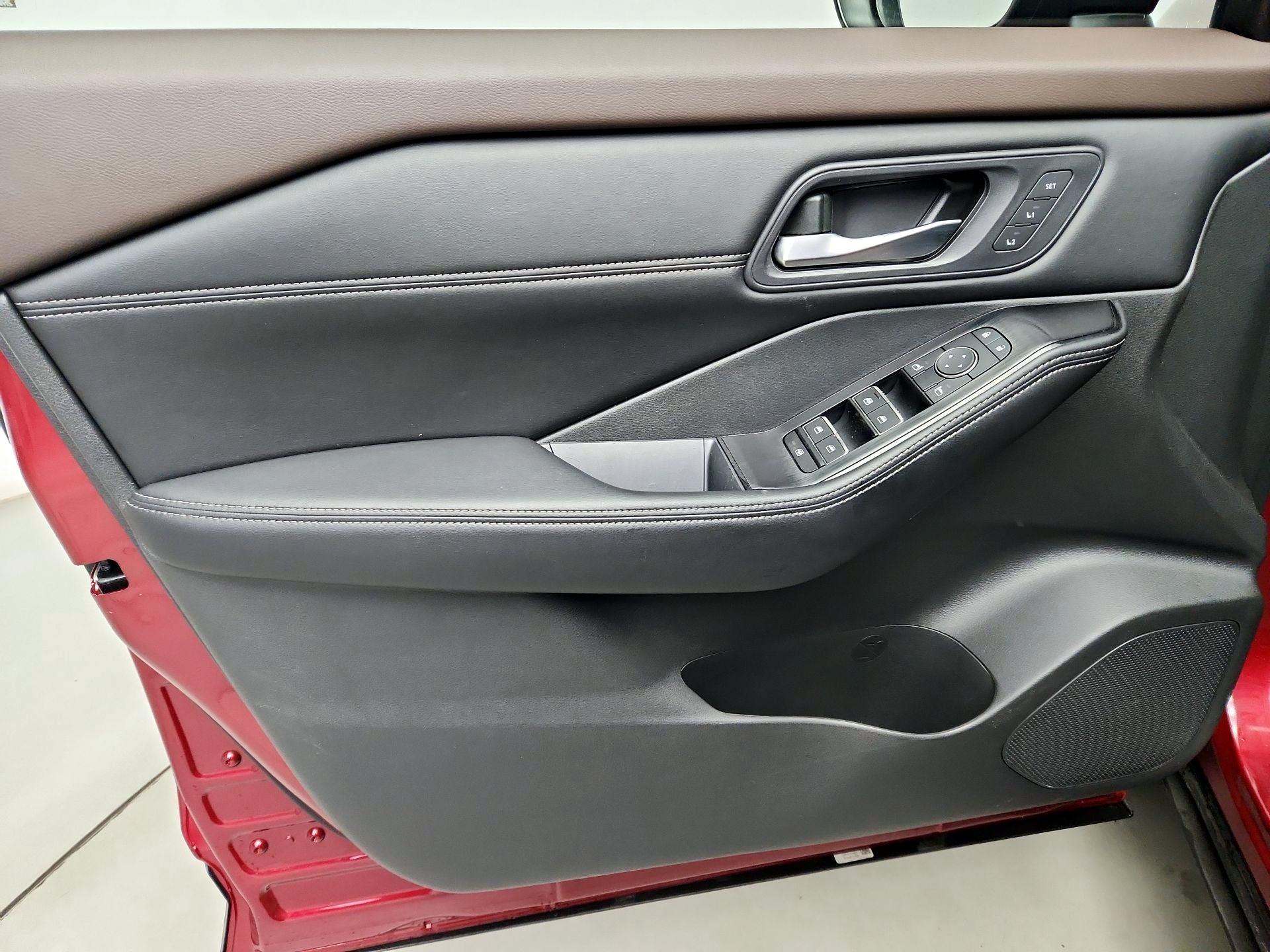 Thumbnail: 2023 Nissan Rogue - 12