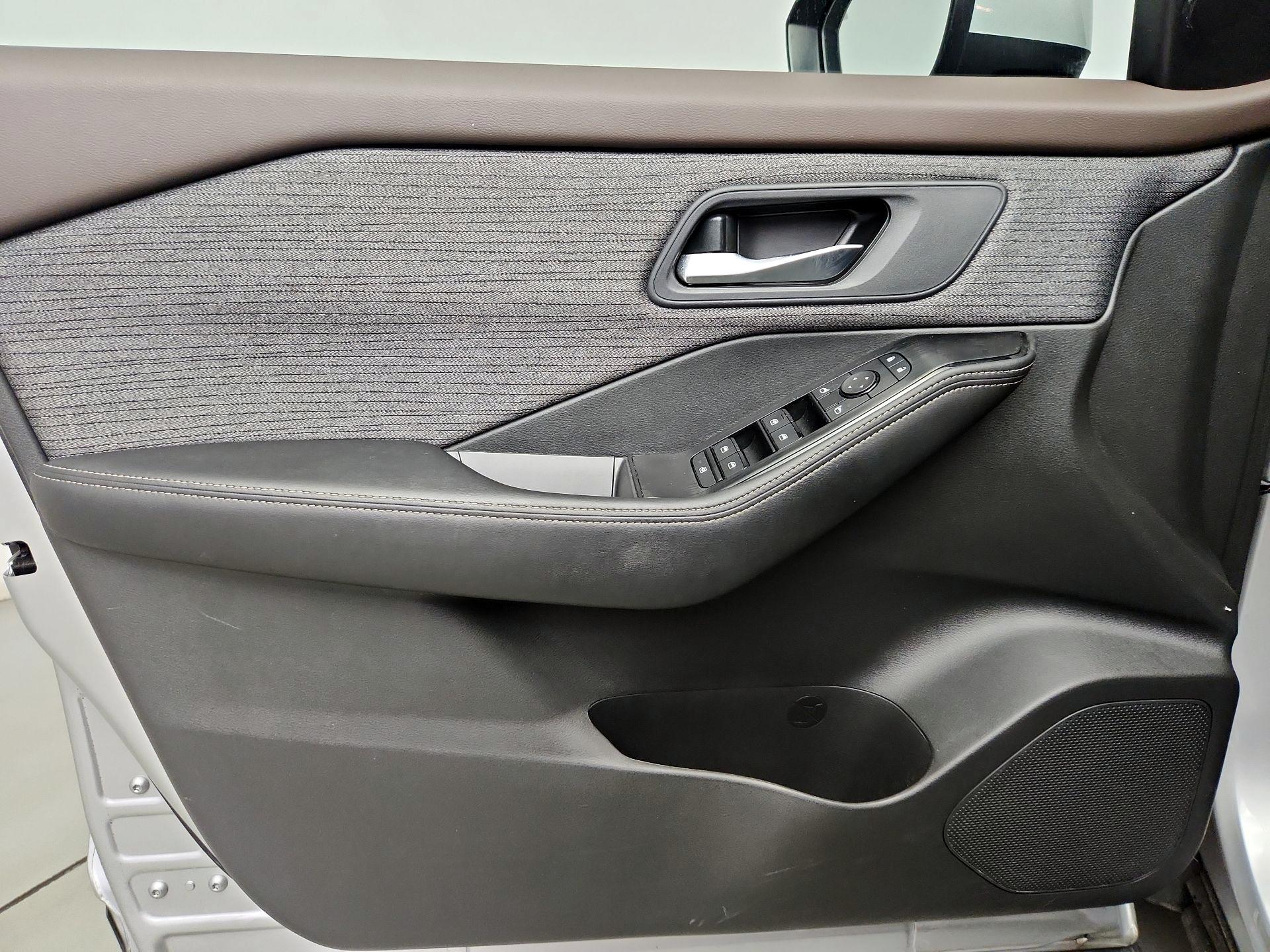 Thumbnail: 2023 Nissan Rogue - 12