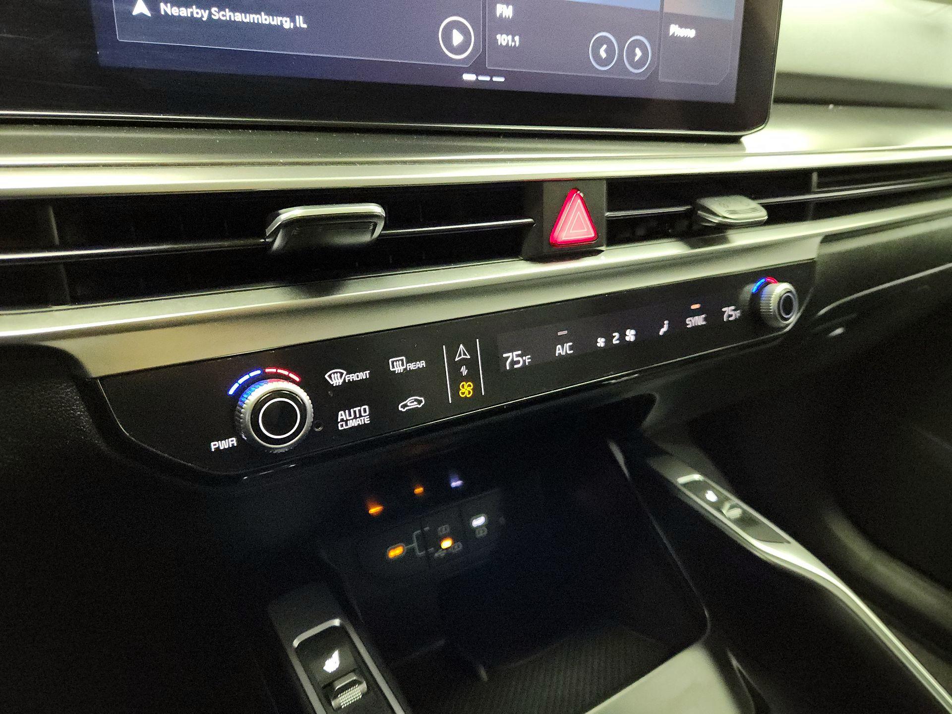 Thumbnail: 2024 Kia Sorento - 17