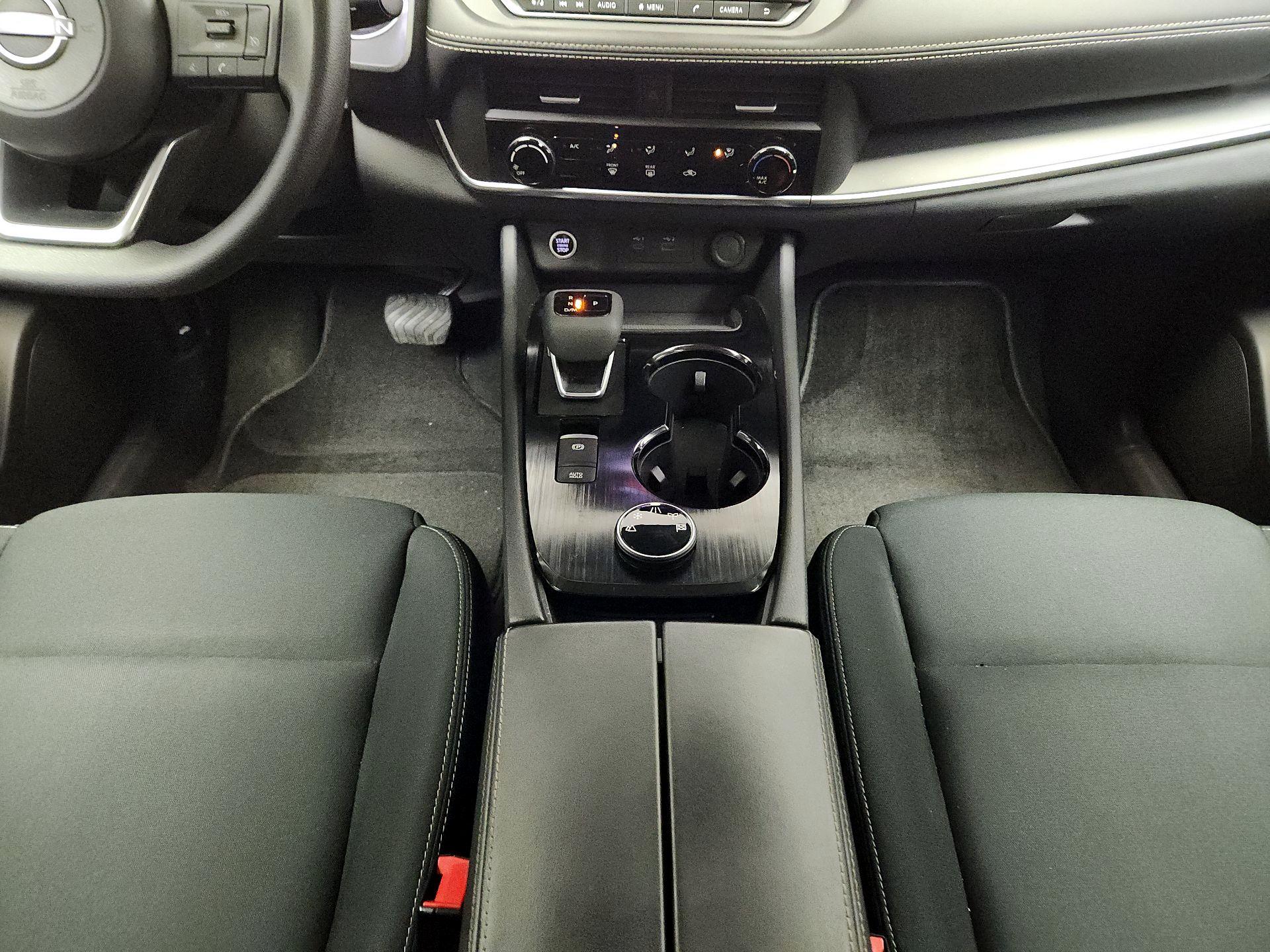 Thumbnail: 2023 Nissan Rogue - 17