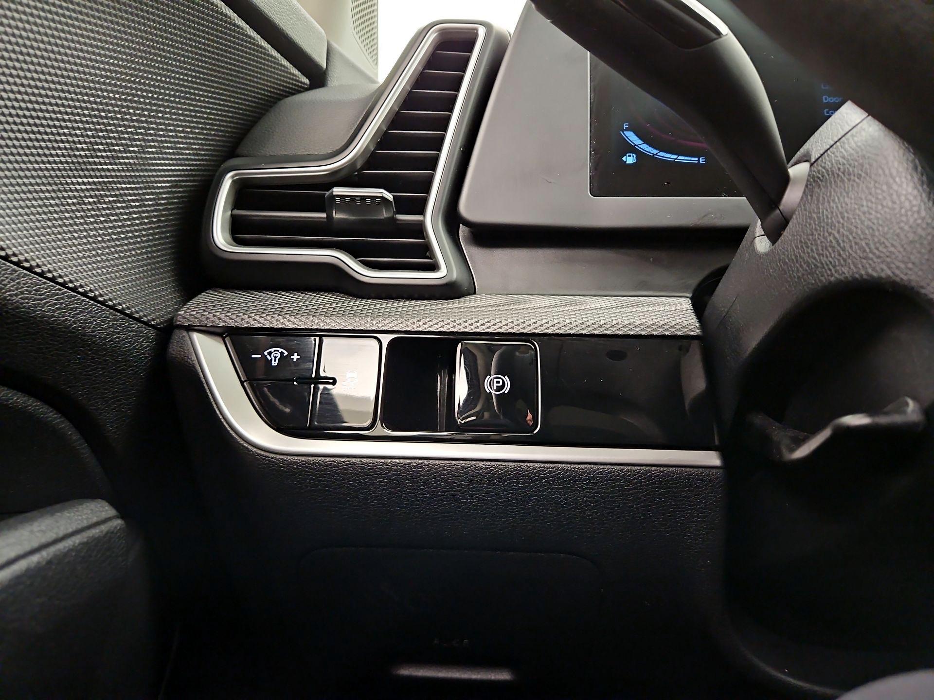 Thumbnail: 2024 Kia Sportage - 13