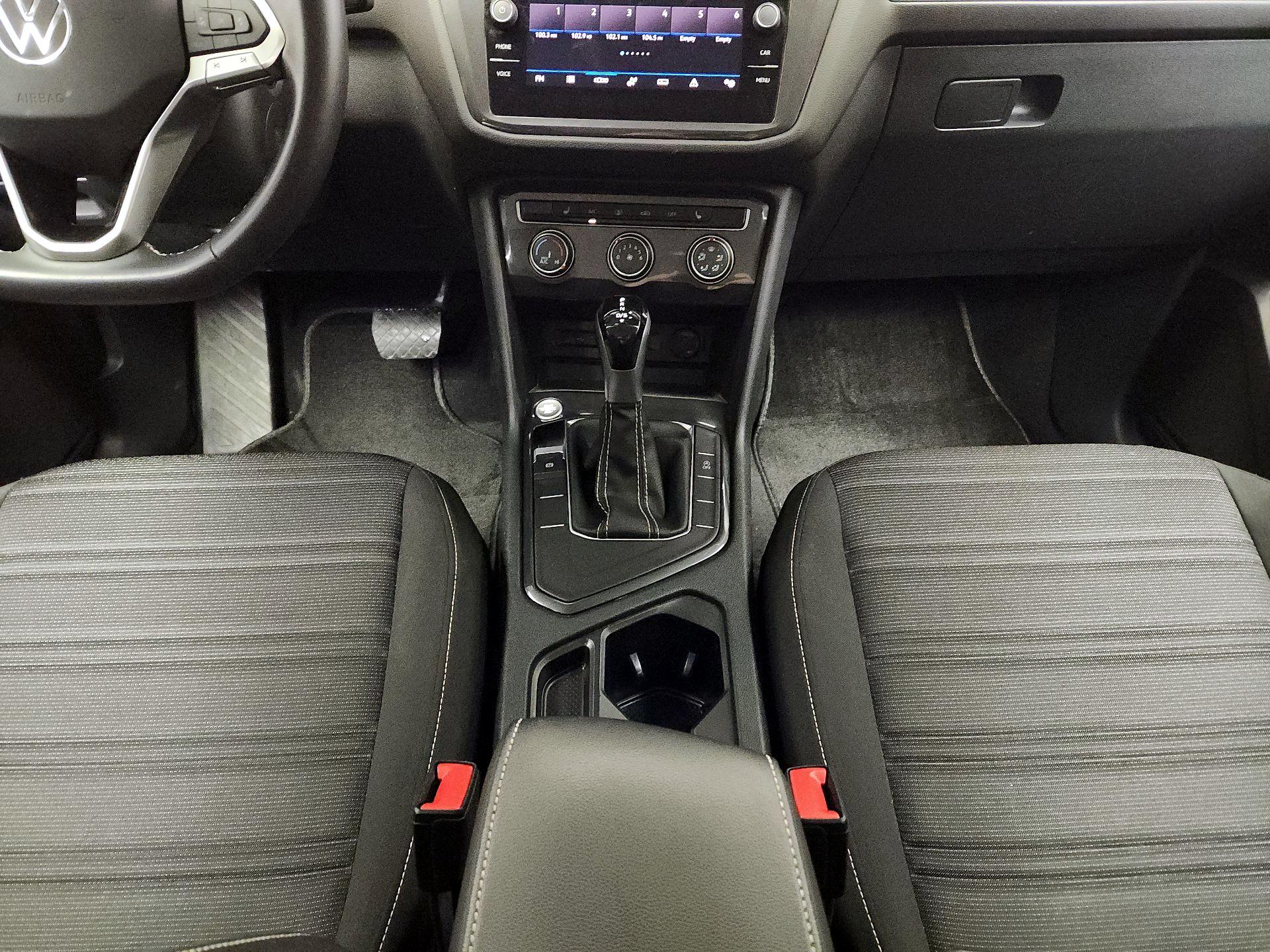 Thumbnail: 2024 Volkswagen Tiguan - 17